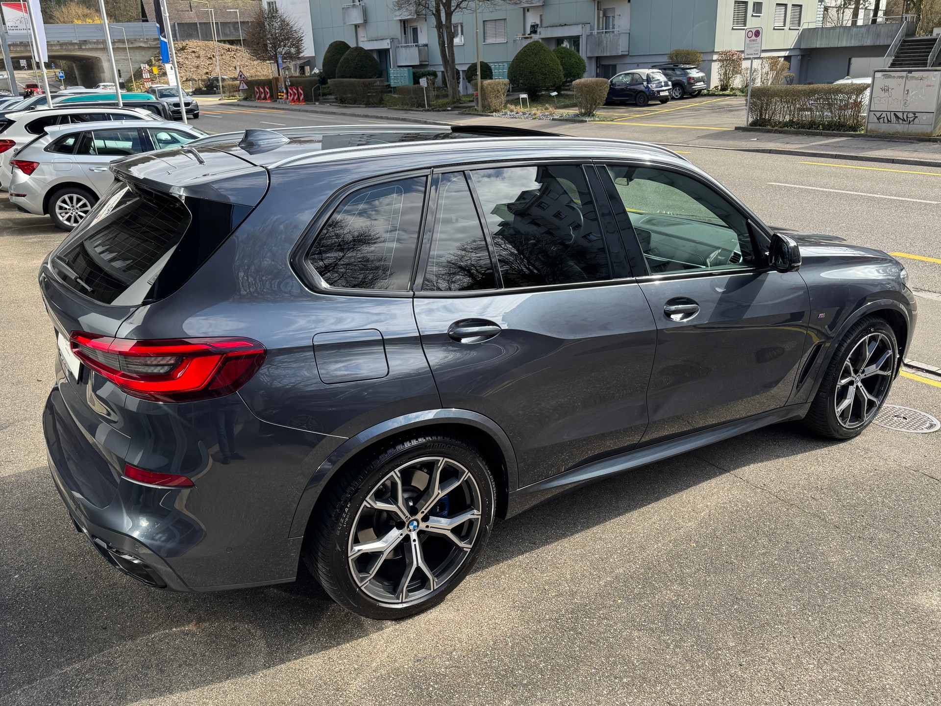 BMW X5 xDrive M50i Steptronic-image-5