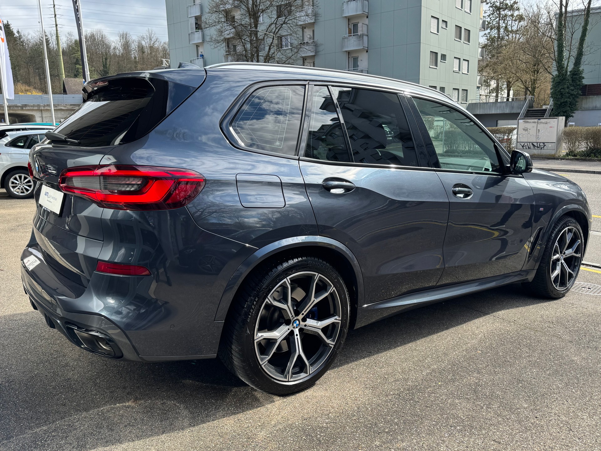 BMW X5 xDrive M50i Steptronic-image-4