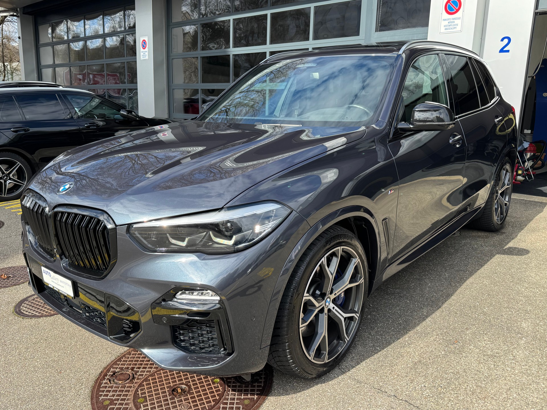 BMW X5 xDrive M50i Steptronic-showroom-element-3
