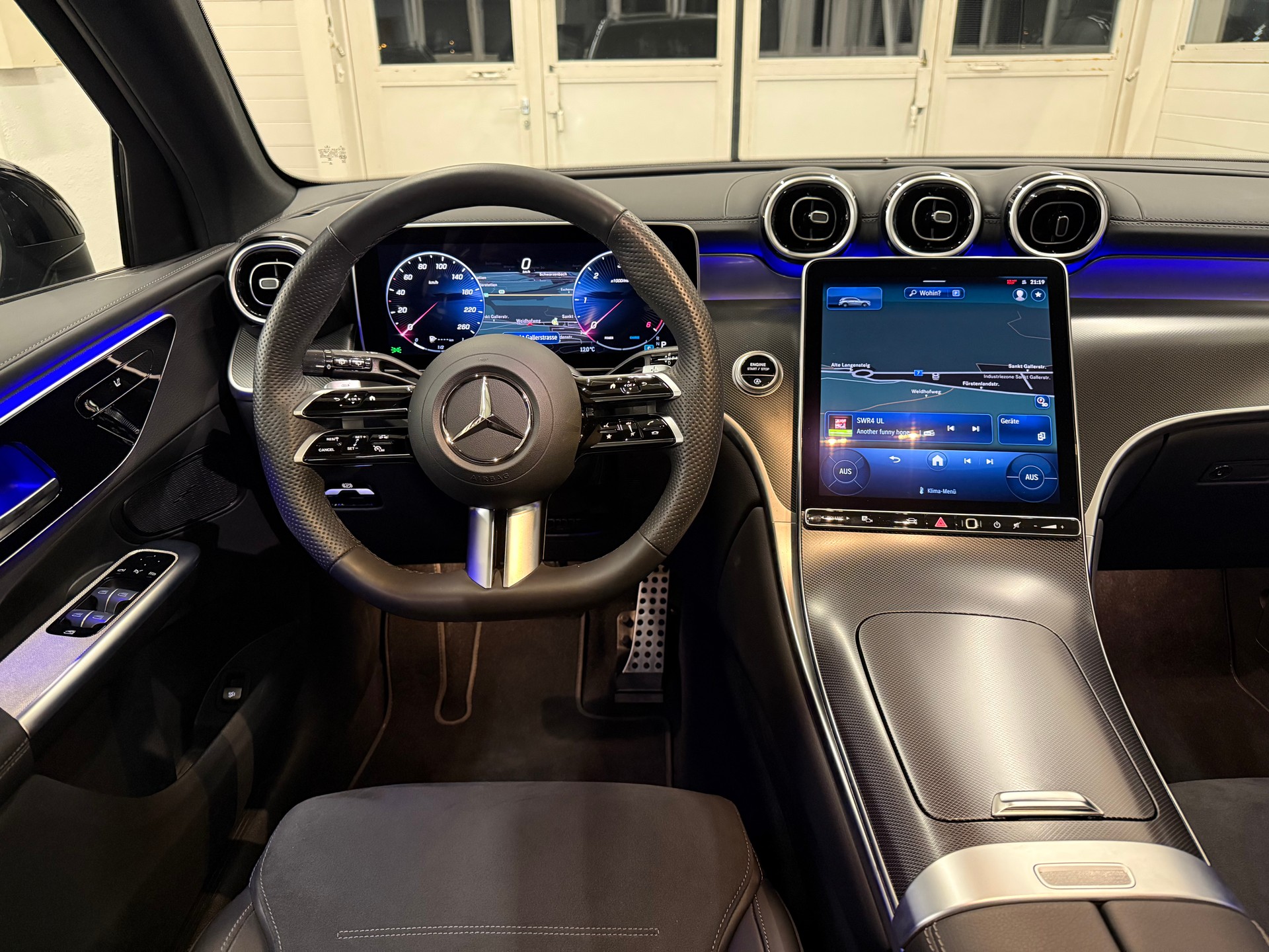 MERCEDES-BENZ GLC 220 d AMG Line 4matic-image-7
