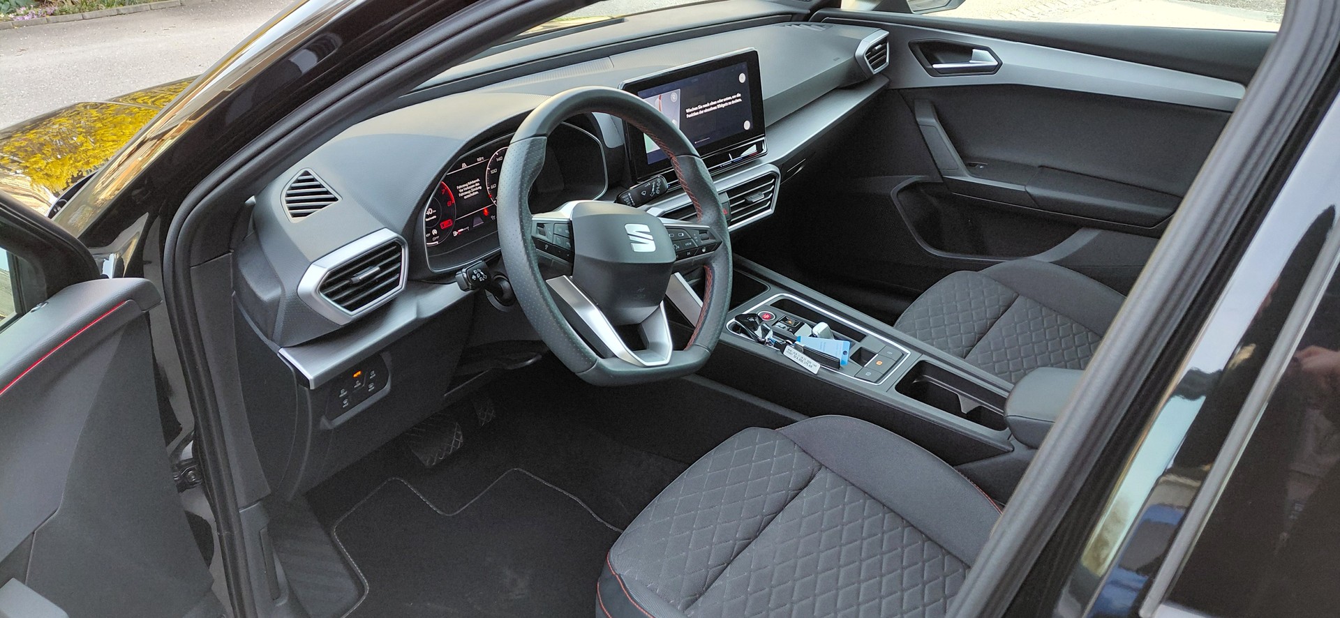 SEAT Leon 1.5 eTSI mHEV DSG FR-image-7