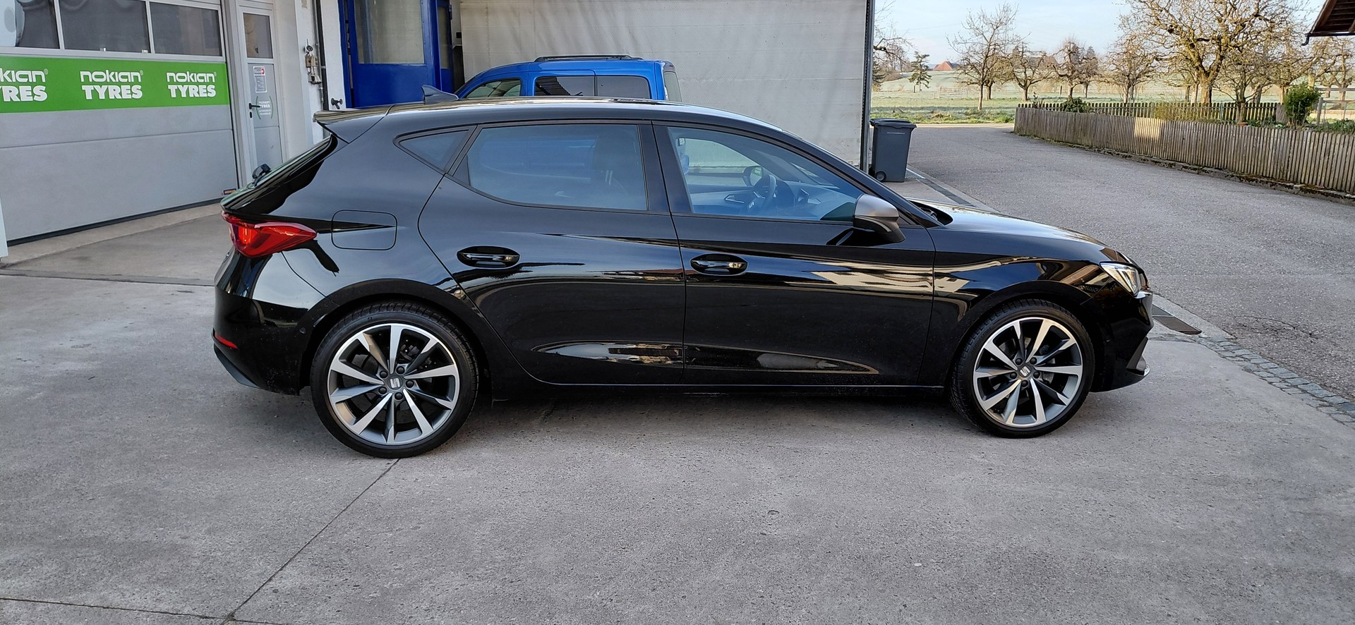SEAT Leon 1.5 eTSI mHEV DSG FR-image-5