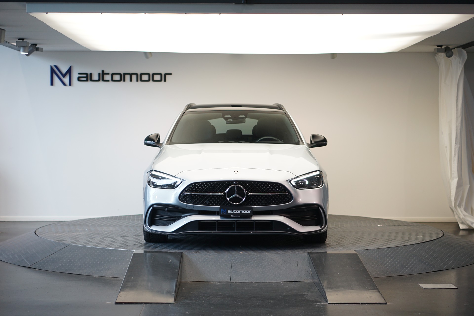 MERCEDES-BENZ C 220 d T 4Matic AMG Line *CH-Fahrzeug* *AHK*-showroom-element-1