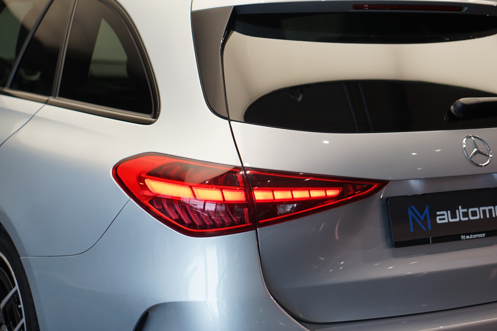 MERCEDES-BENZ C 220 d T 4Matic AMG Line *CH-Fahrzeug* *AHK*-image-33