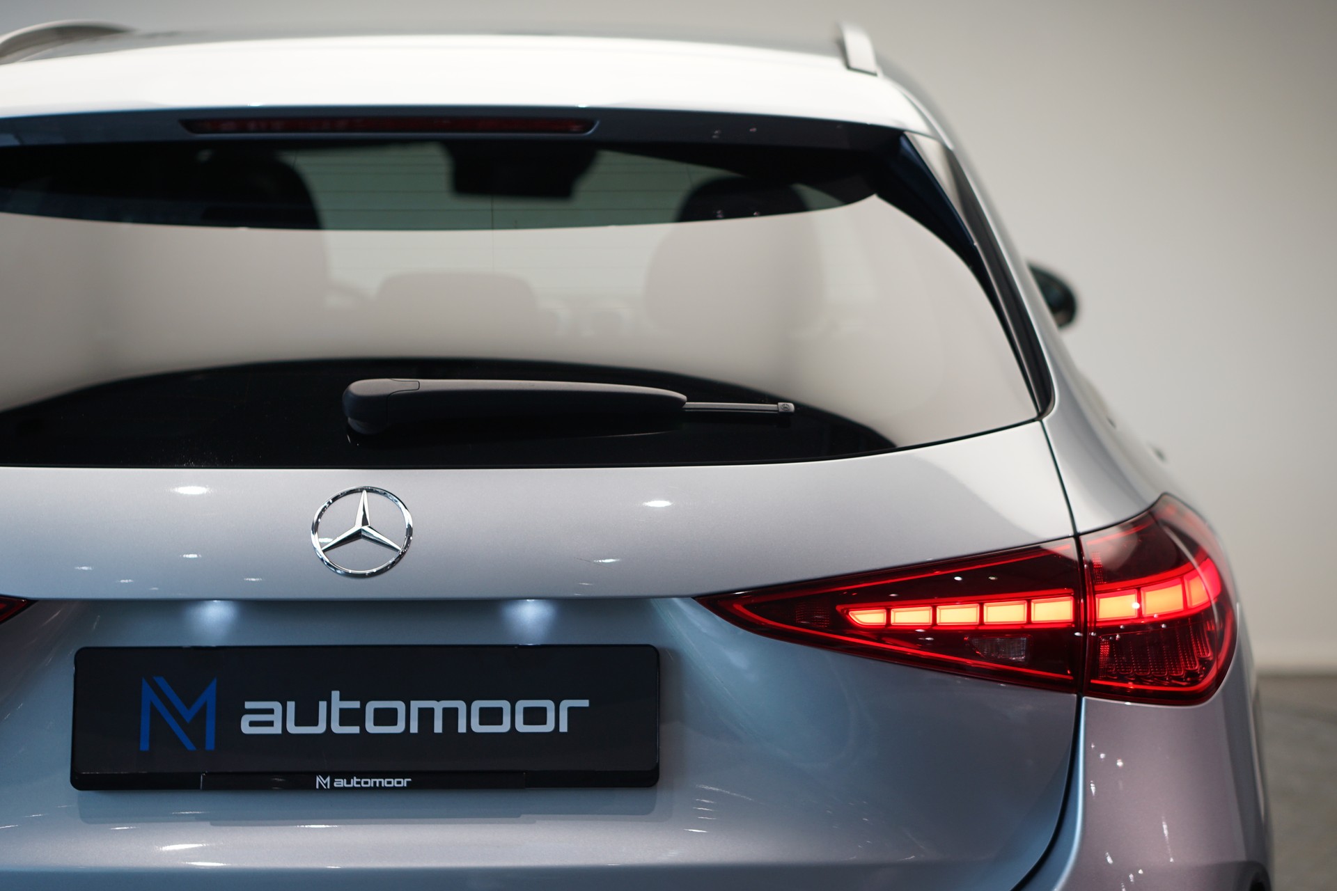 MERCEDES-BENZ C 220 d T 4Matic AMG Line *CH-Fahrzeug* *AHK*-image-10