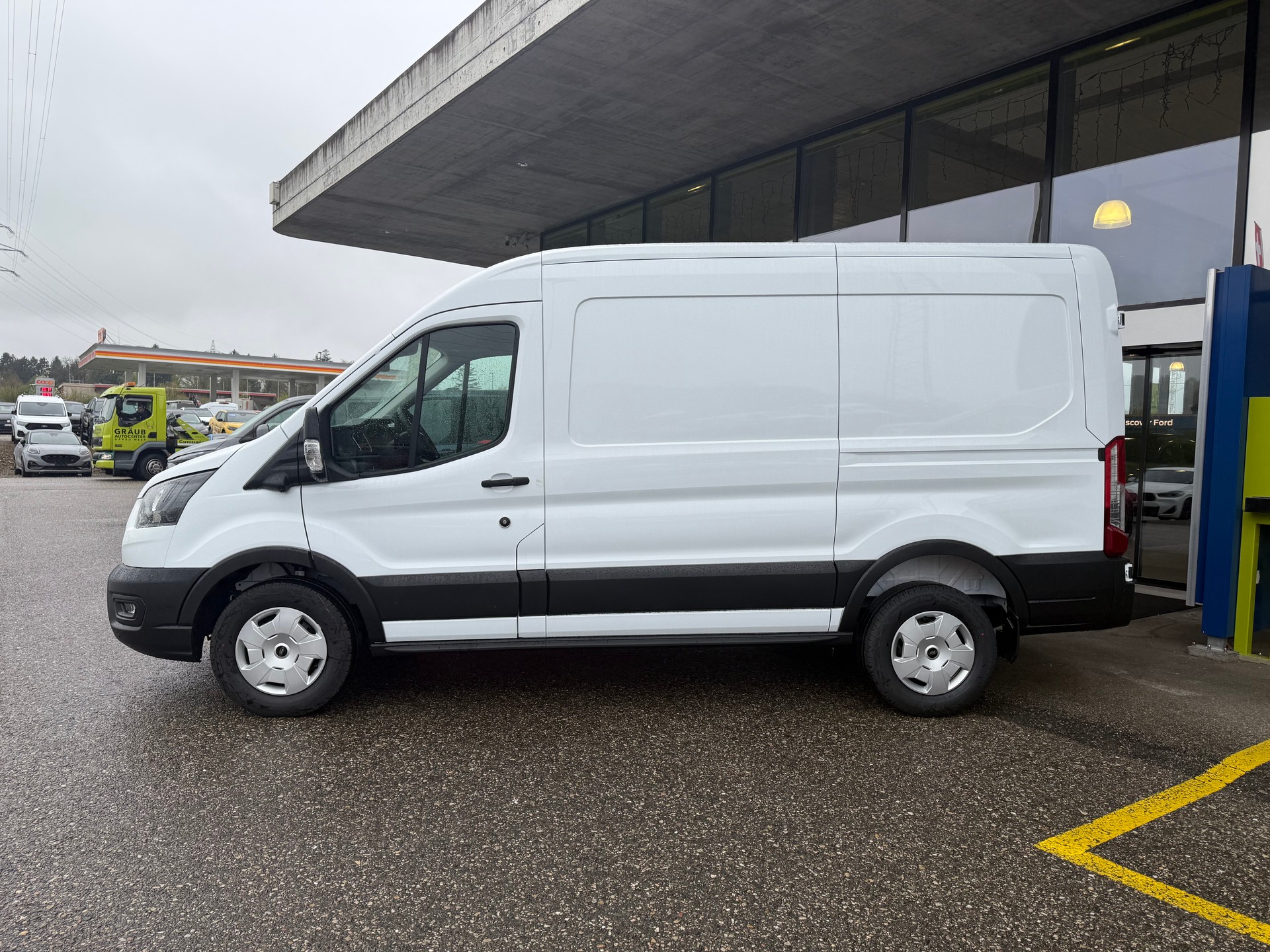FORD Transit Van 350 L2 Trend 2.0 TDCi 130 FWD-image-4