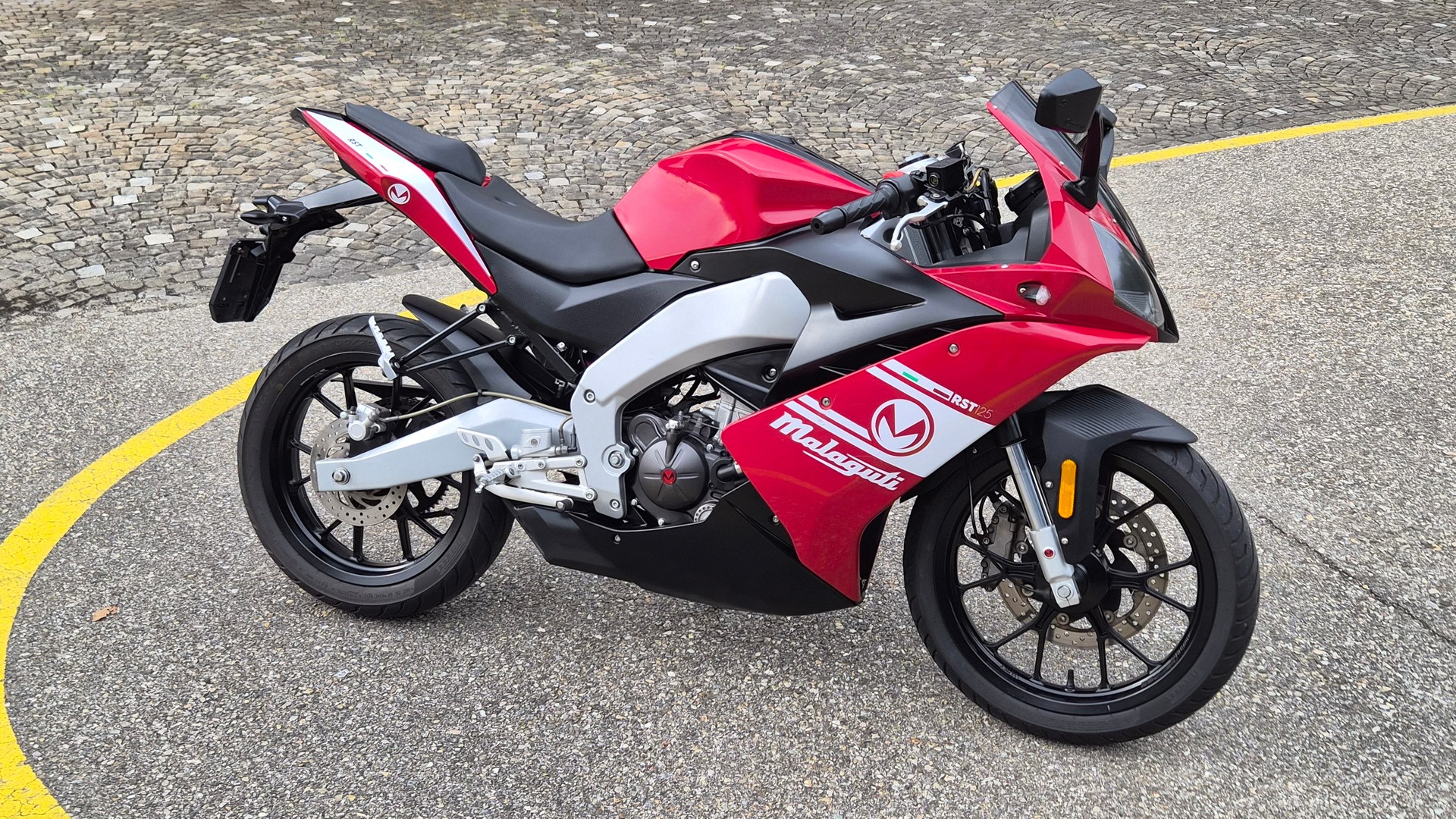 MALAGUTI RST 125-image-0