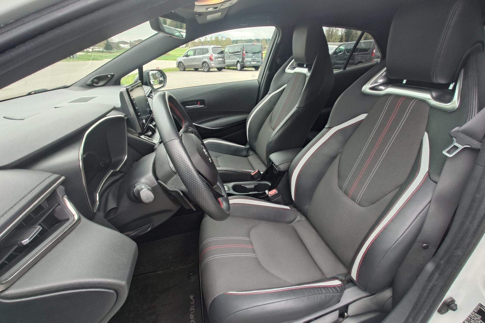 TOYOTA Corolla 2.0 HSD GR-S-image-7