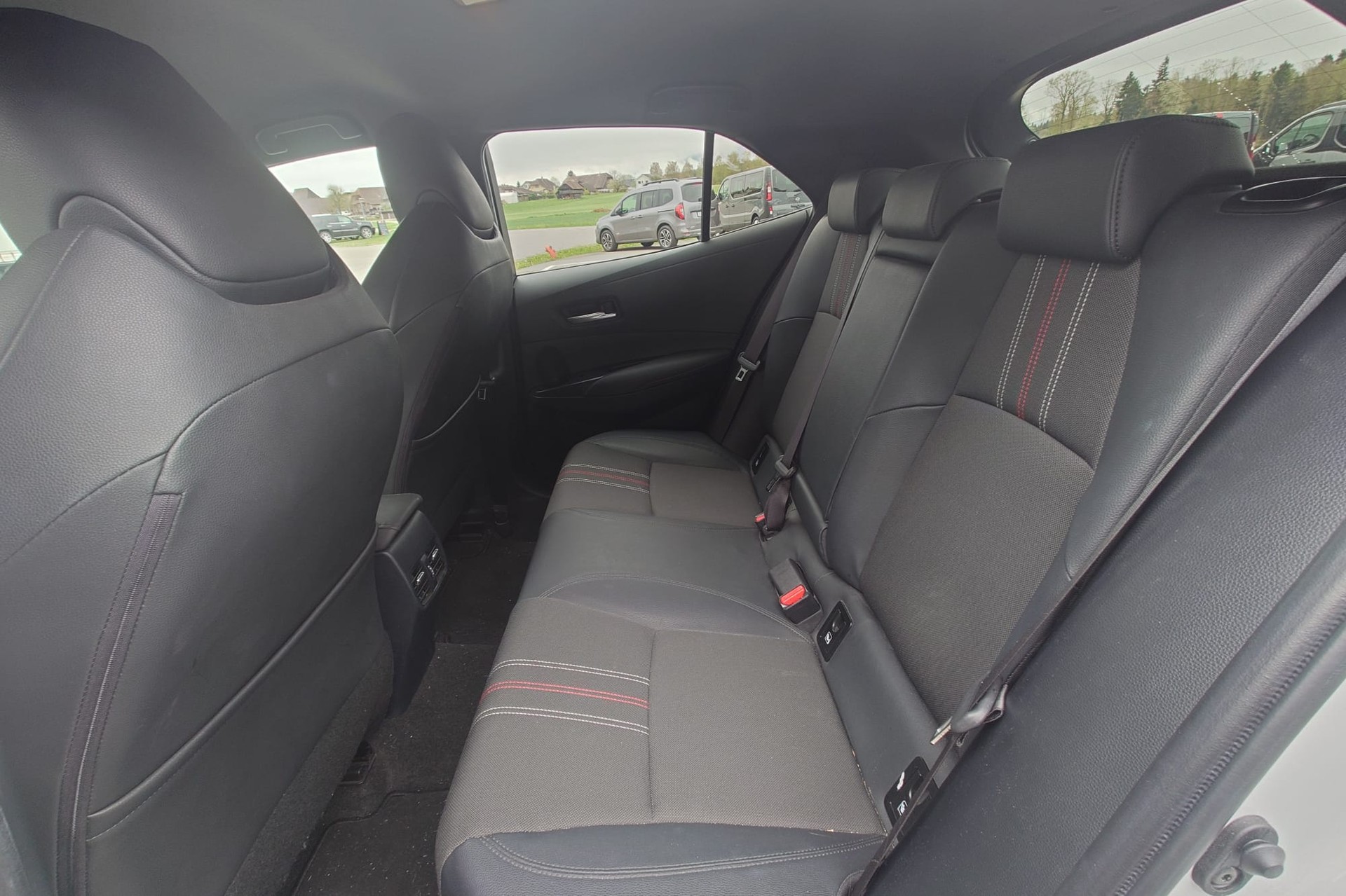 TOYOTA Corolla 2.0 HSD GR-S-image-8
