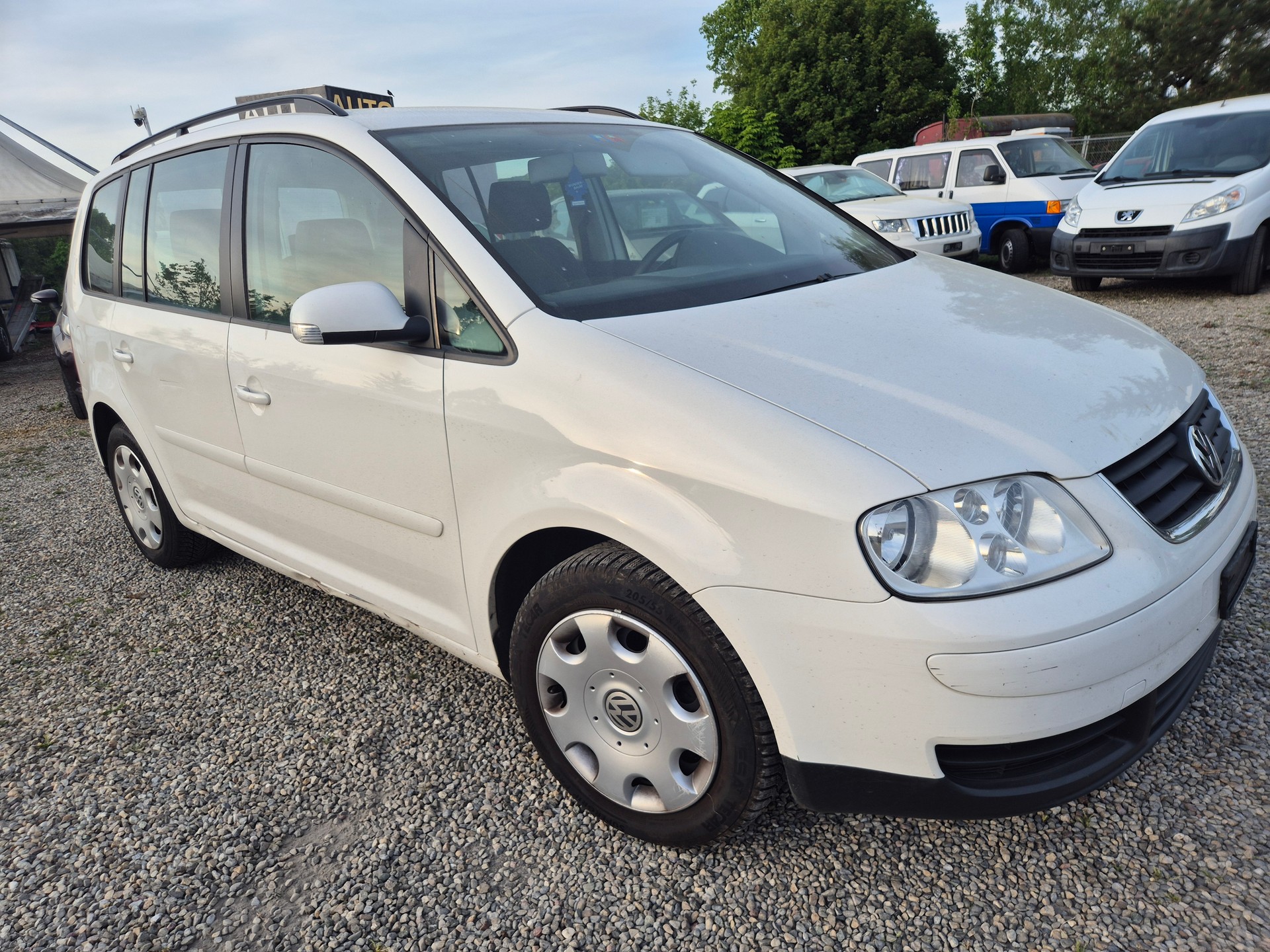 VW TOURAN-image-1