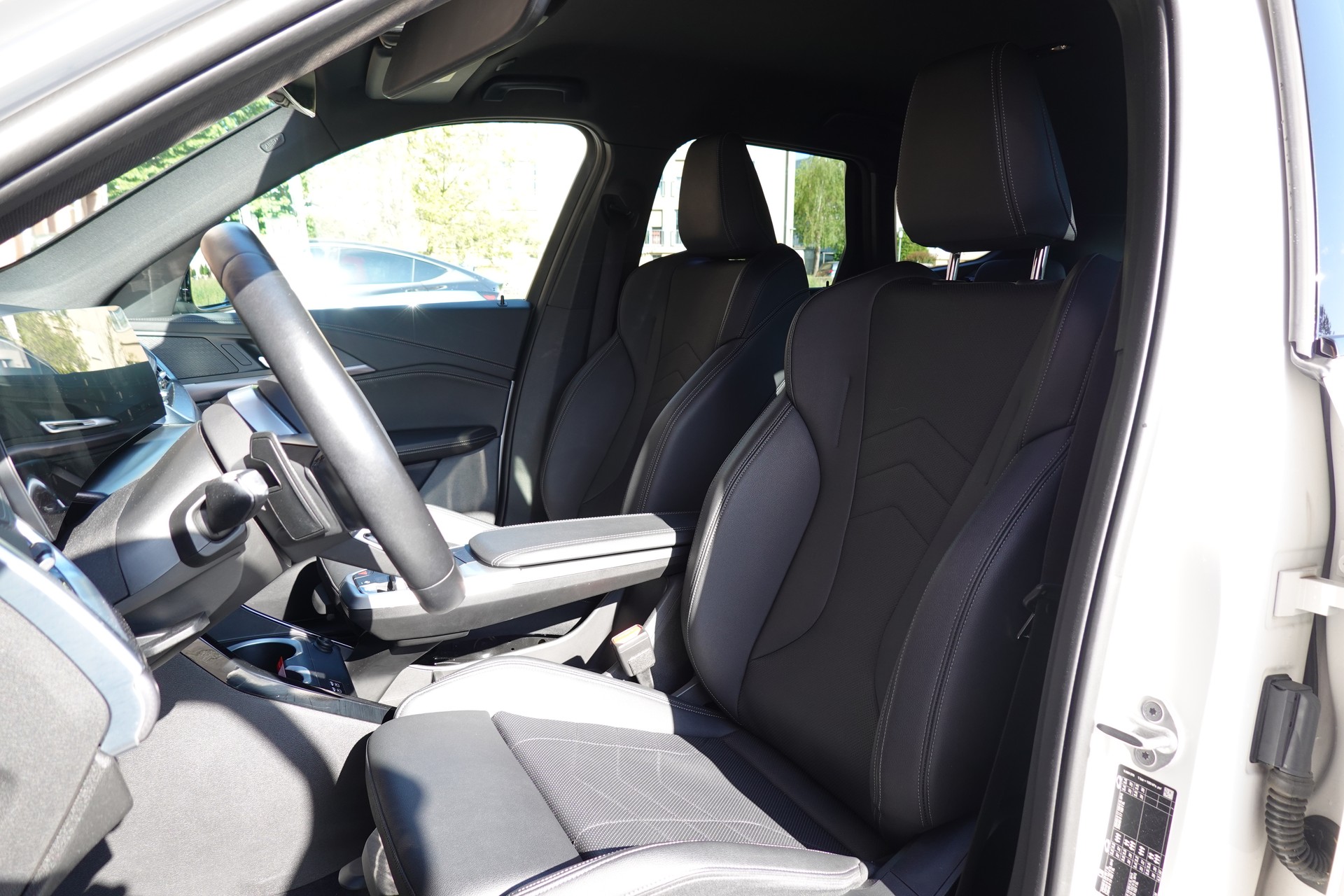 BMW X1 sDrive 18i M Sport * Véhicule CH * Caméra + Capteurs * Hayon électrique * Pack M * Tempomat * Phares automatiques *-image-21