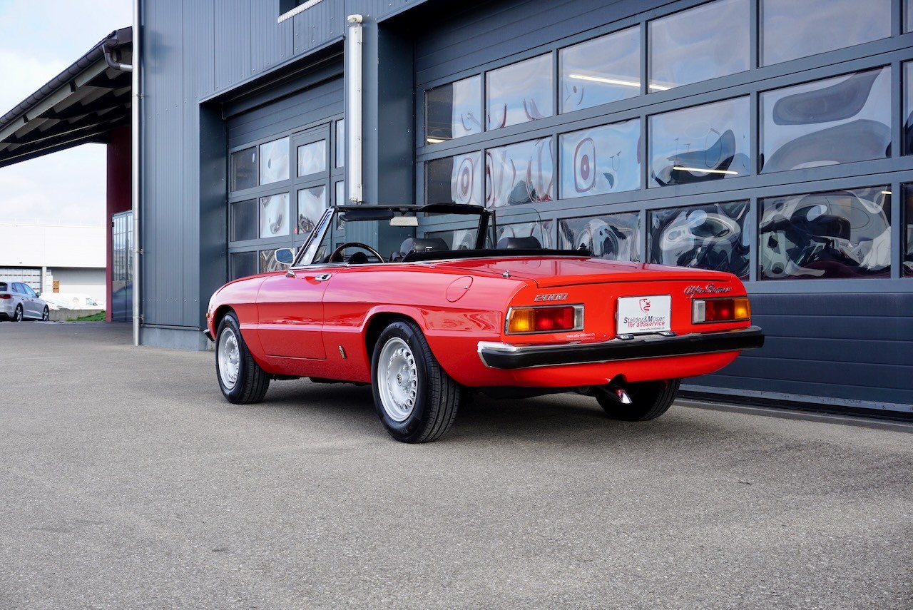 ALFA ROMEO 2000 Spider Veloce-image-5