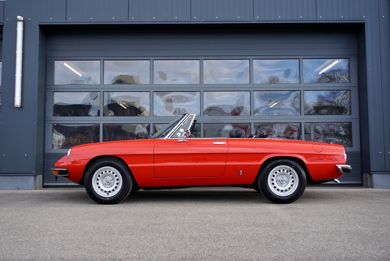 ALFA ROMEO 2000 Spider Veloce-image-4