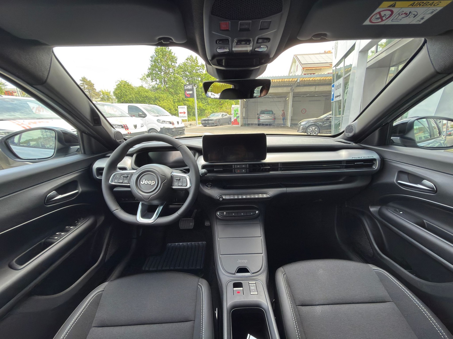 JEEP Avenger 1.2 Turbo MHEV Black Edition-image-5