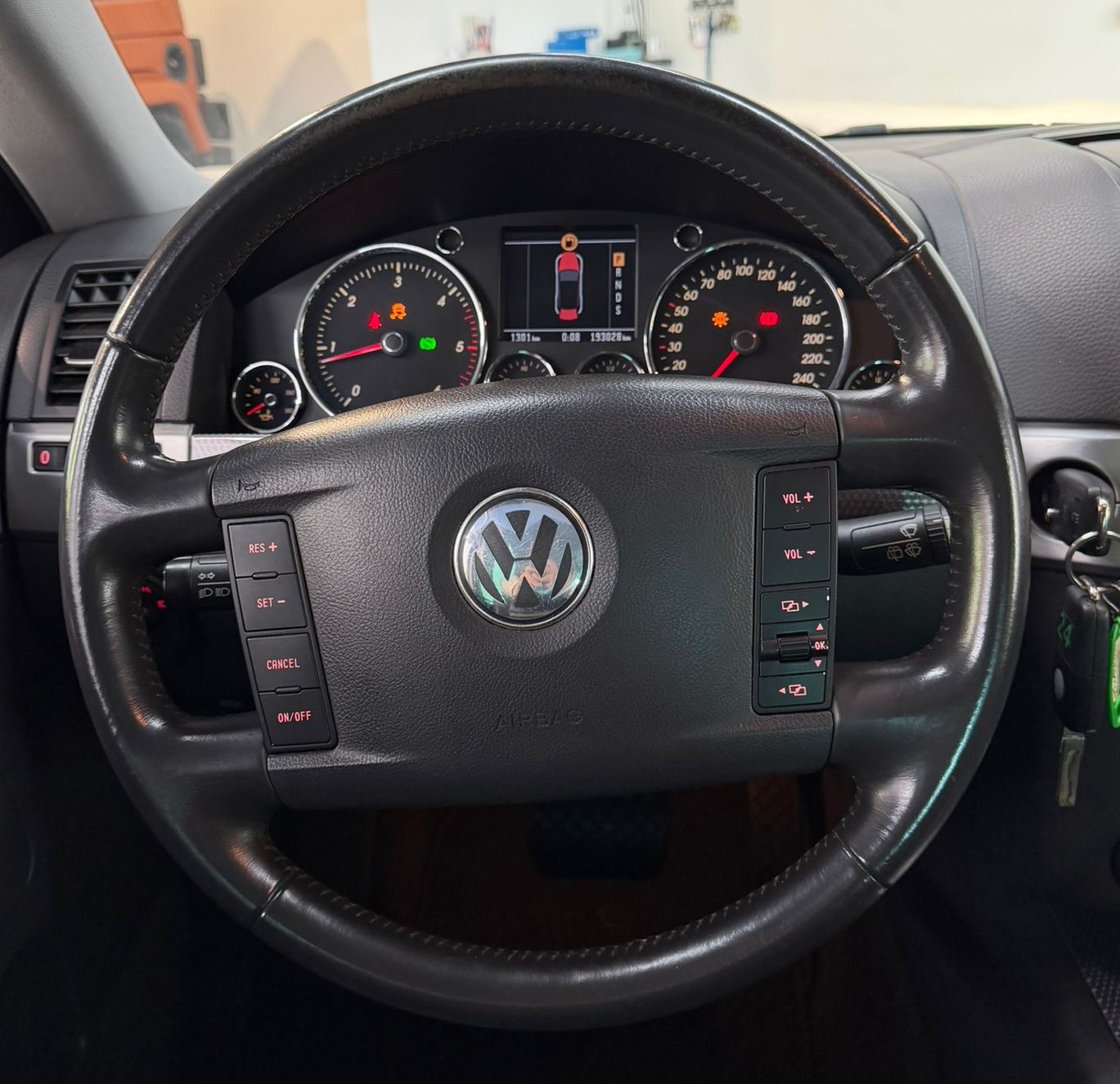 VW Touareg 3.0 TDI-image-13