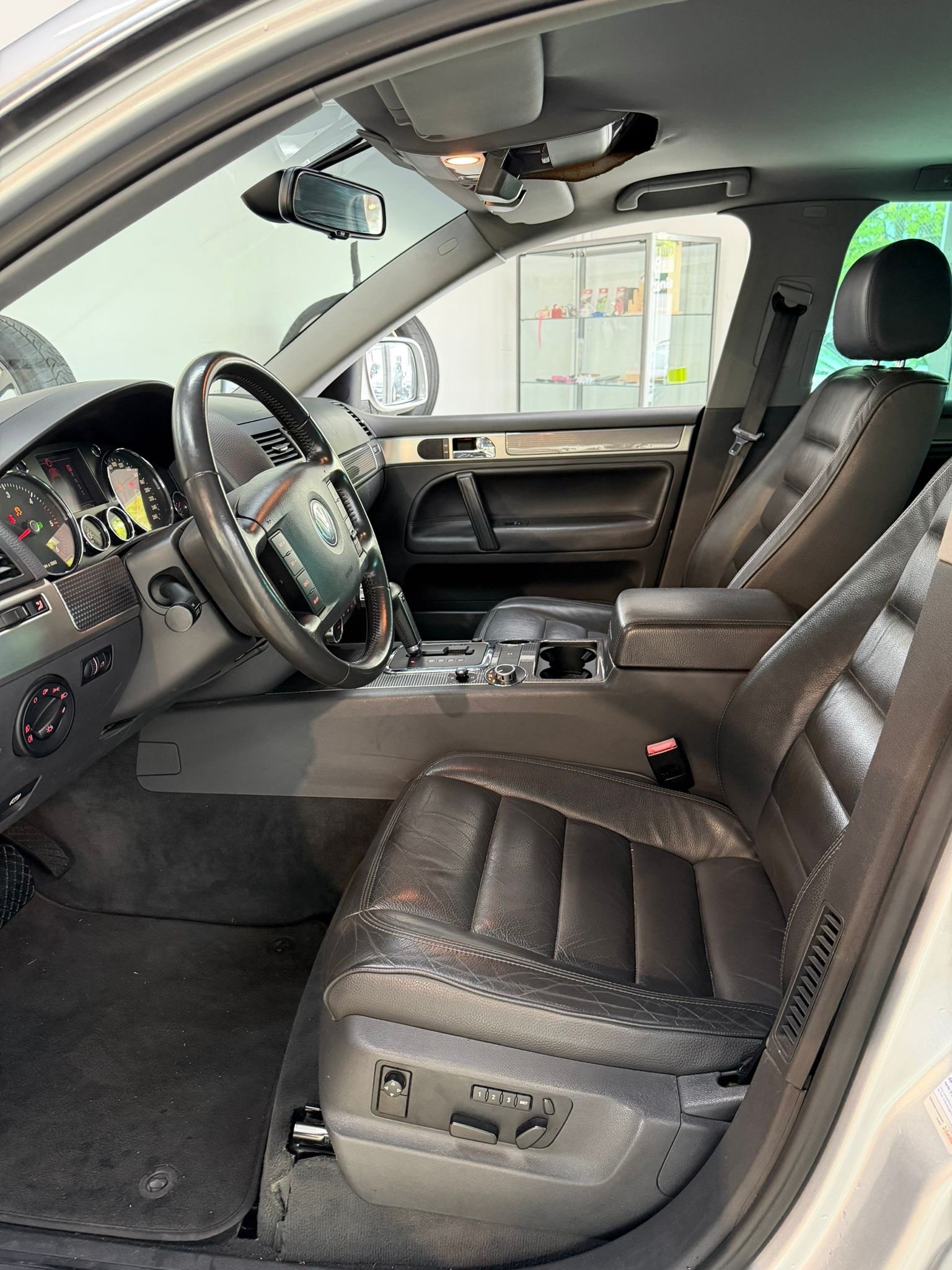 VW Touareg 3.0 TDI-image-10