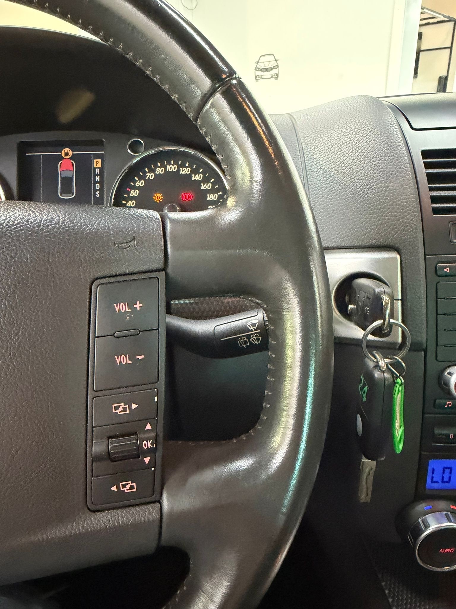 VW Touareg 3.0 TDI-image-14