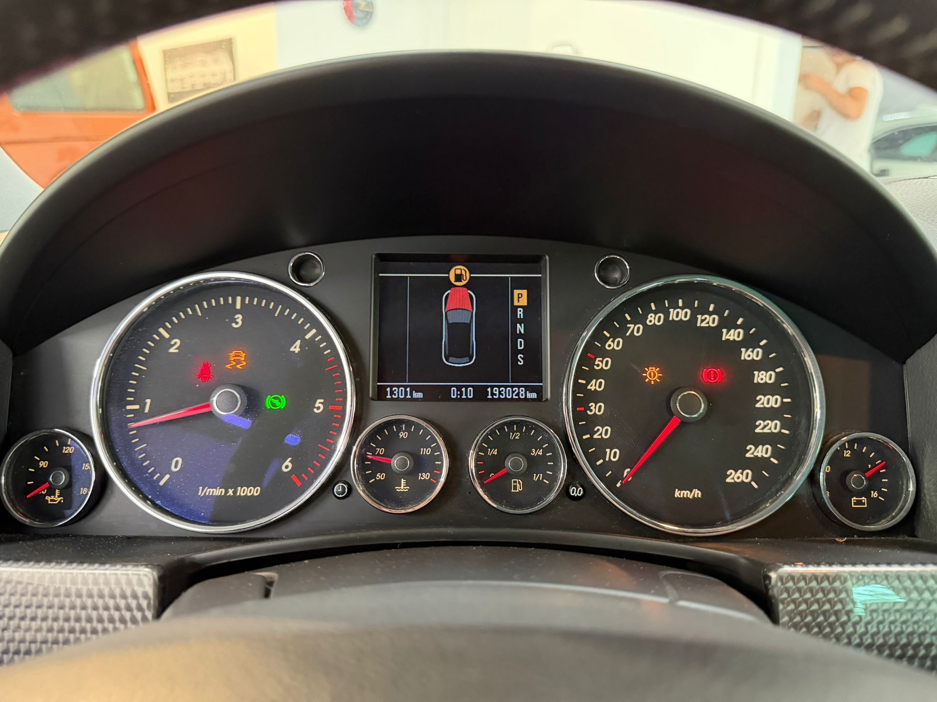 VW Touareg 3.0 TDI-image-12
