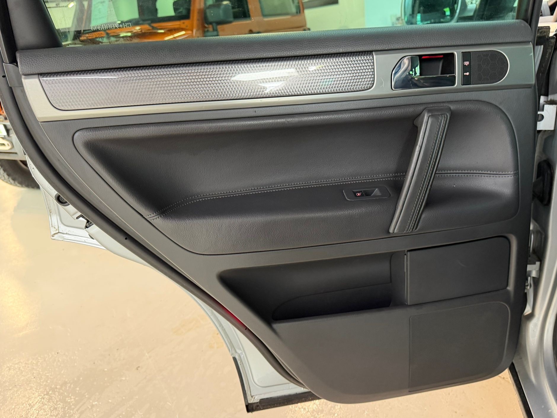 VW Touareg 3.0 TDI-image-8