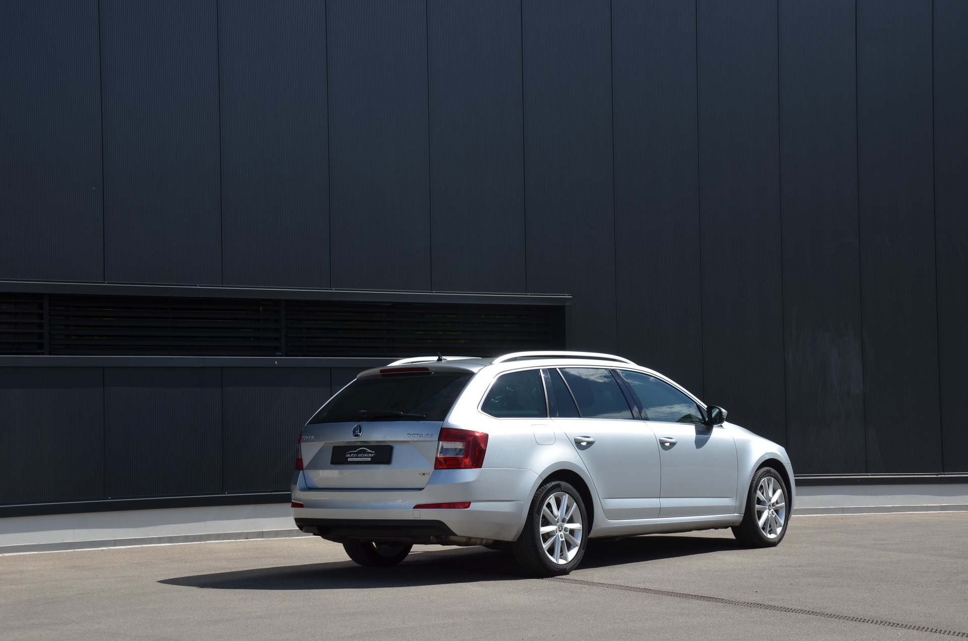 SKODA Octavia Combi 1.8 TSI Elegance 4x4 DSG-showroom-element-2