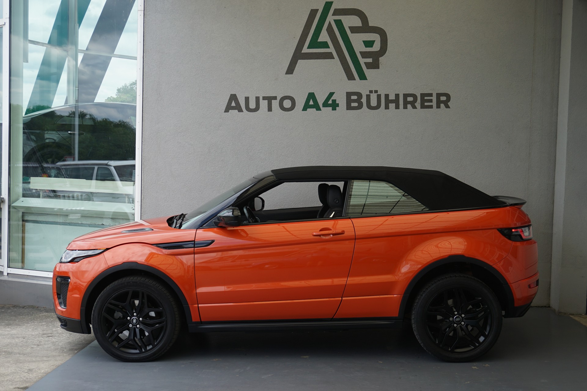LAND ROVER Evoque 2.0Si4 HSE Dynamic Convertible 241 PS "Benziner"-showroom-element-1