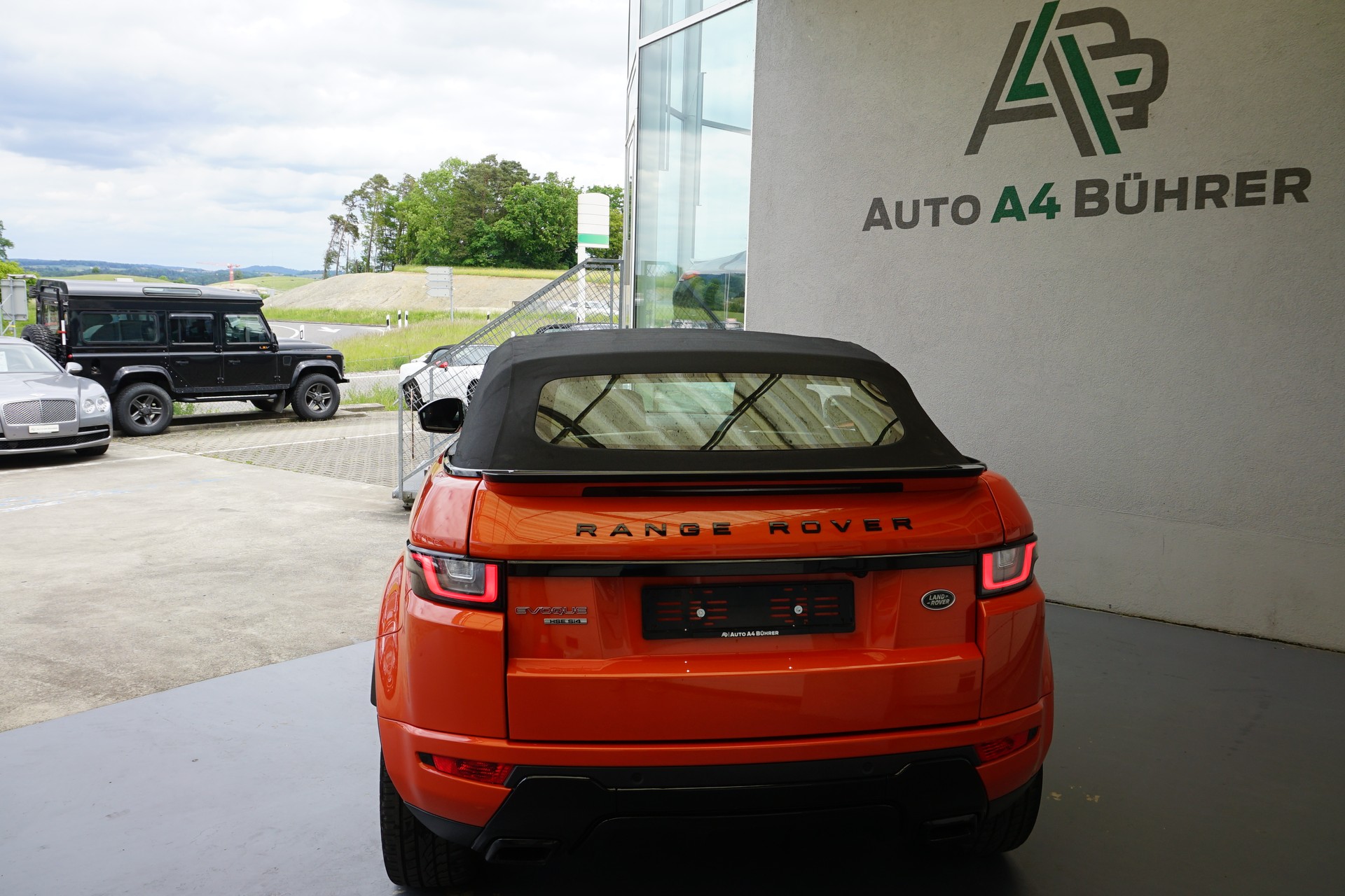 LAND ROVER Evoque 2.0Si4 HSE Dynamic Convertible 241 PS "Benziner"-image-12