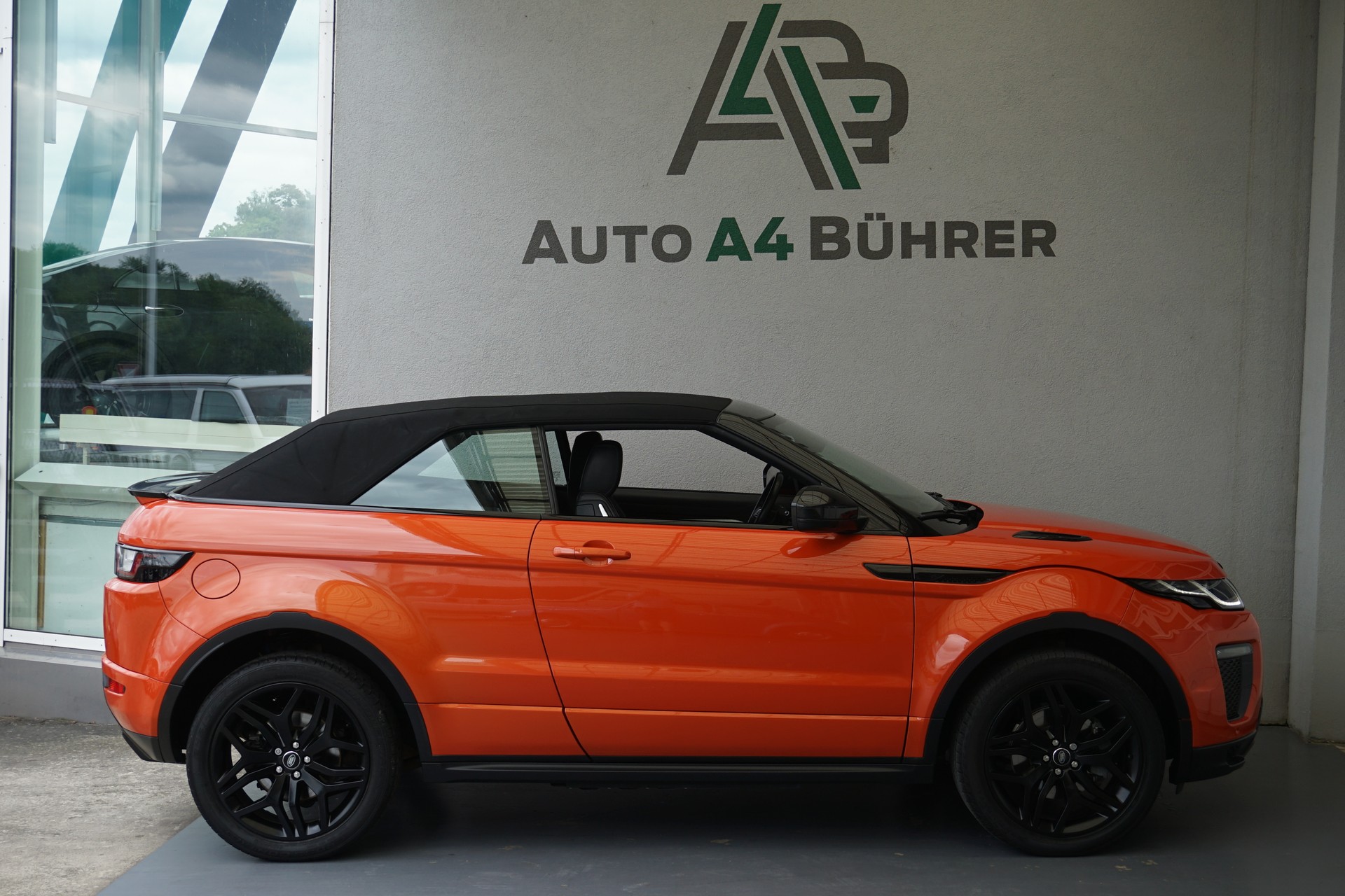 LAND ROVER Evoque 2.0Si4 HSE Dynamic Convertible 241 PS "Benziner"-image-8
