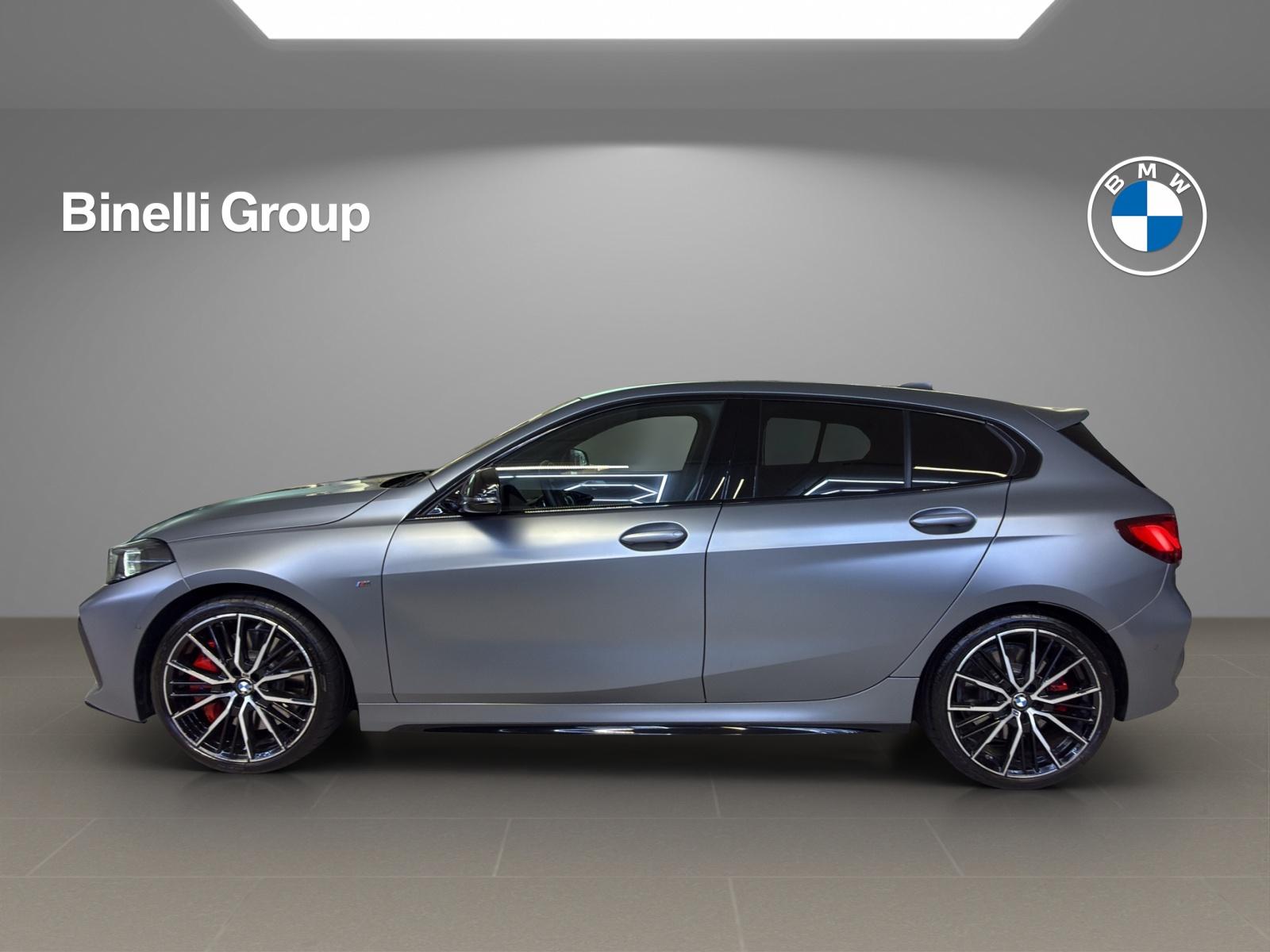 BMW M135i xDrive-showroom-element-1