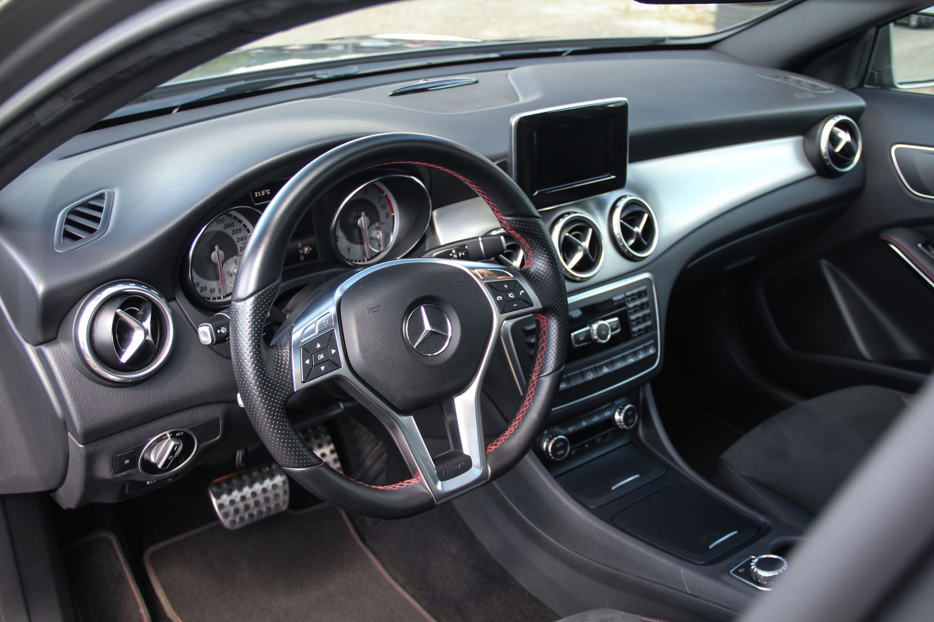 MERCEDES-BENZ GLA 250 AMG Line 4Matic 7G-DCT 🇩🇪 ⭐⭐⭐⭐⭐-image-4