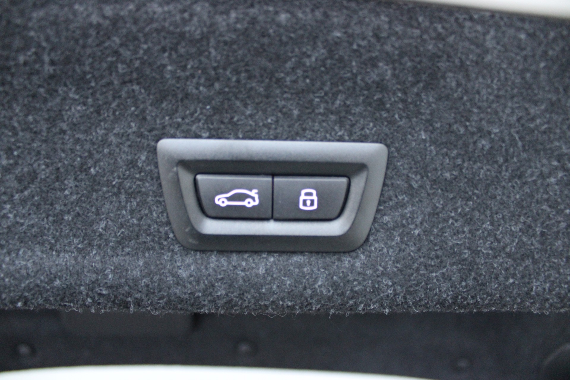 BMW M3 Competition M xDrive-image-17