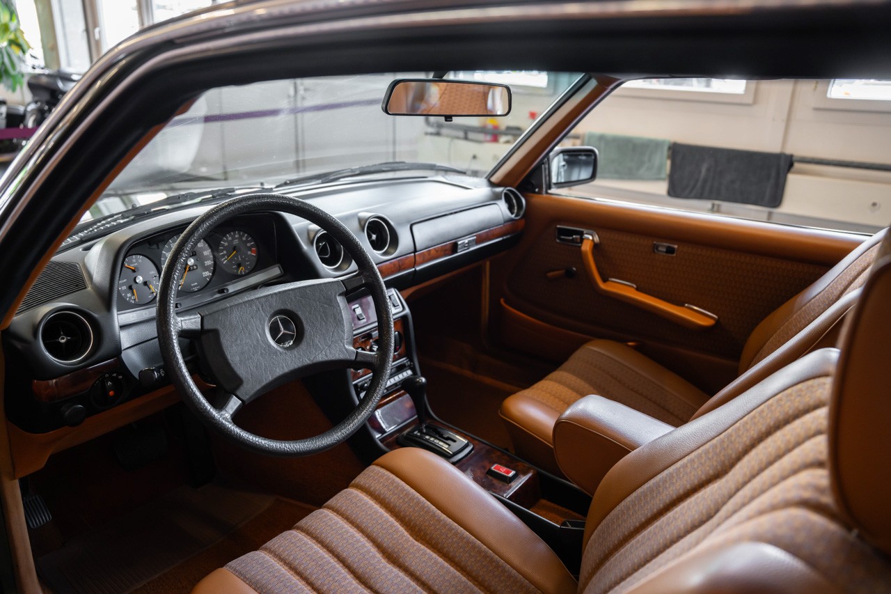 MERCEDES-BENZ 280 CE Automatic-image-12