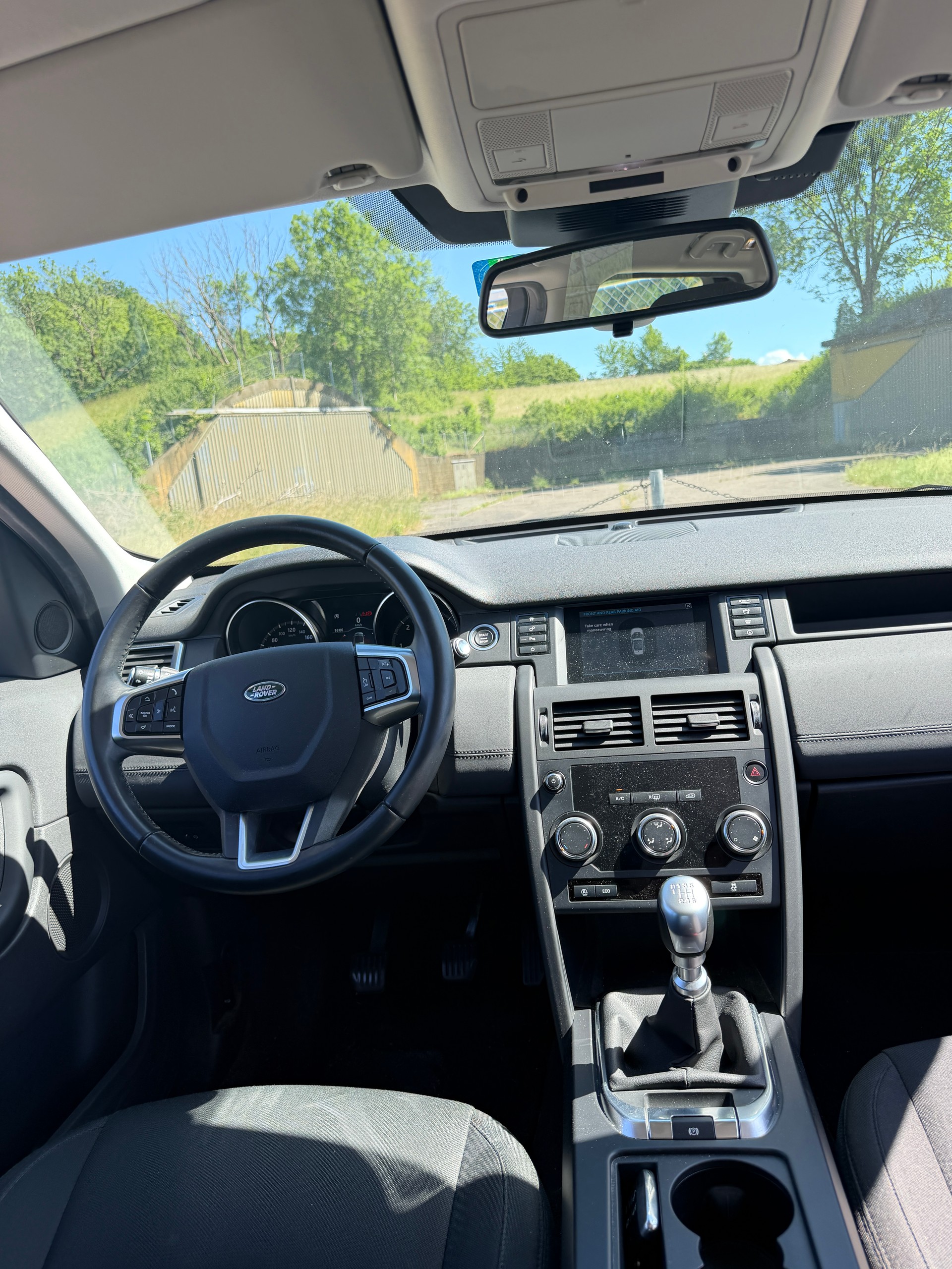 LAND ROVER Discovery Sport 2.0 TD4 HSE-image-9