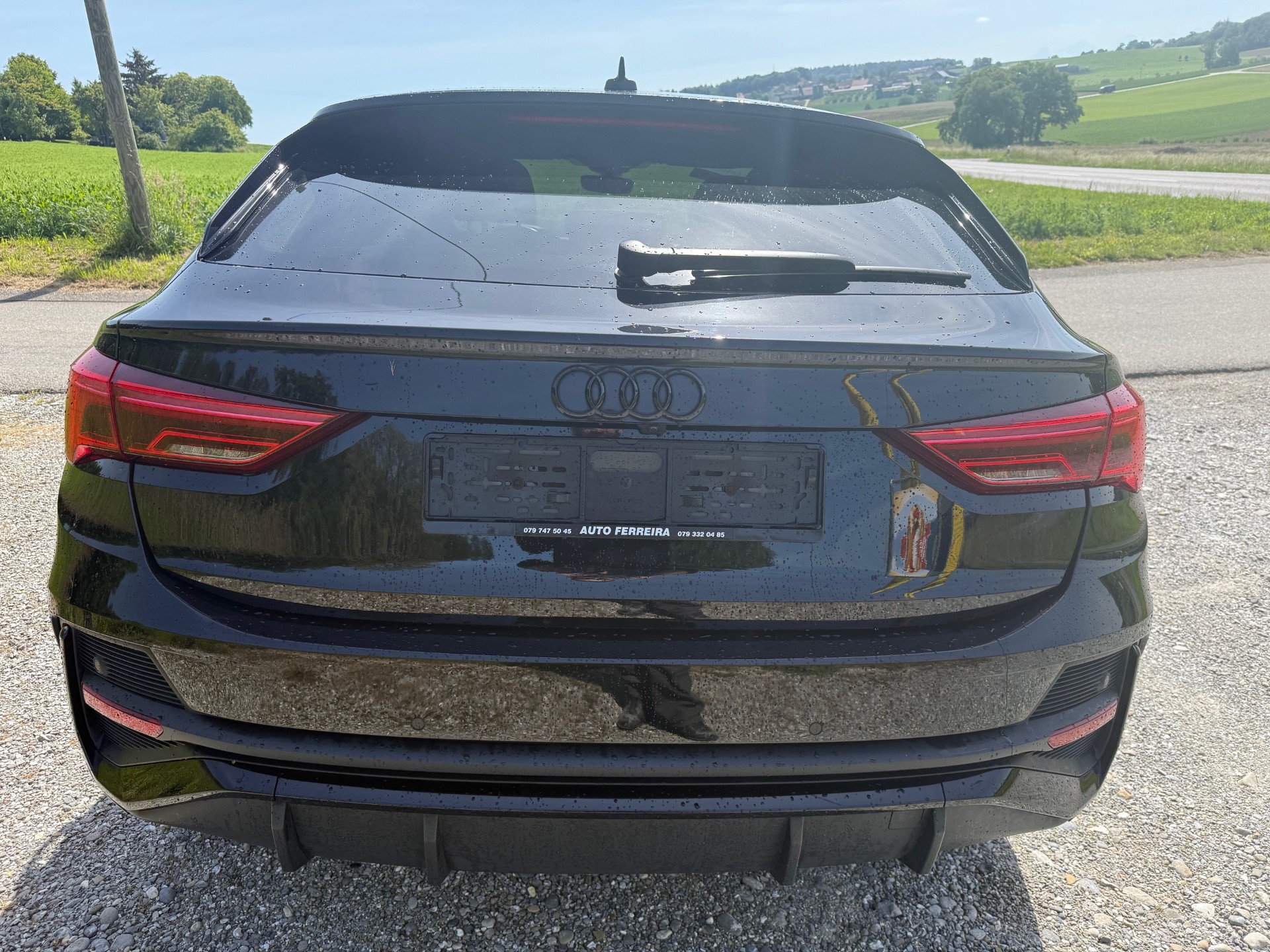 AUDI Q3 Sportback 35 TDI S line quattro S-tronic-image-3