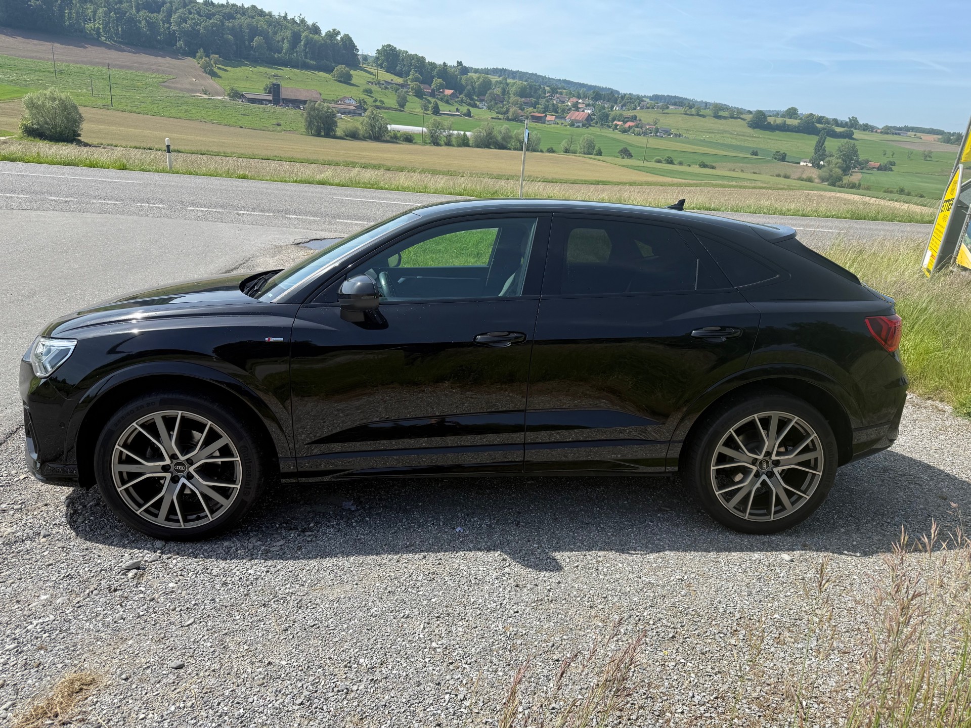 AUDI Q3 Sportback 35 TDI S line quattro S-tronic-image-4
