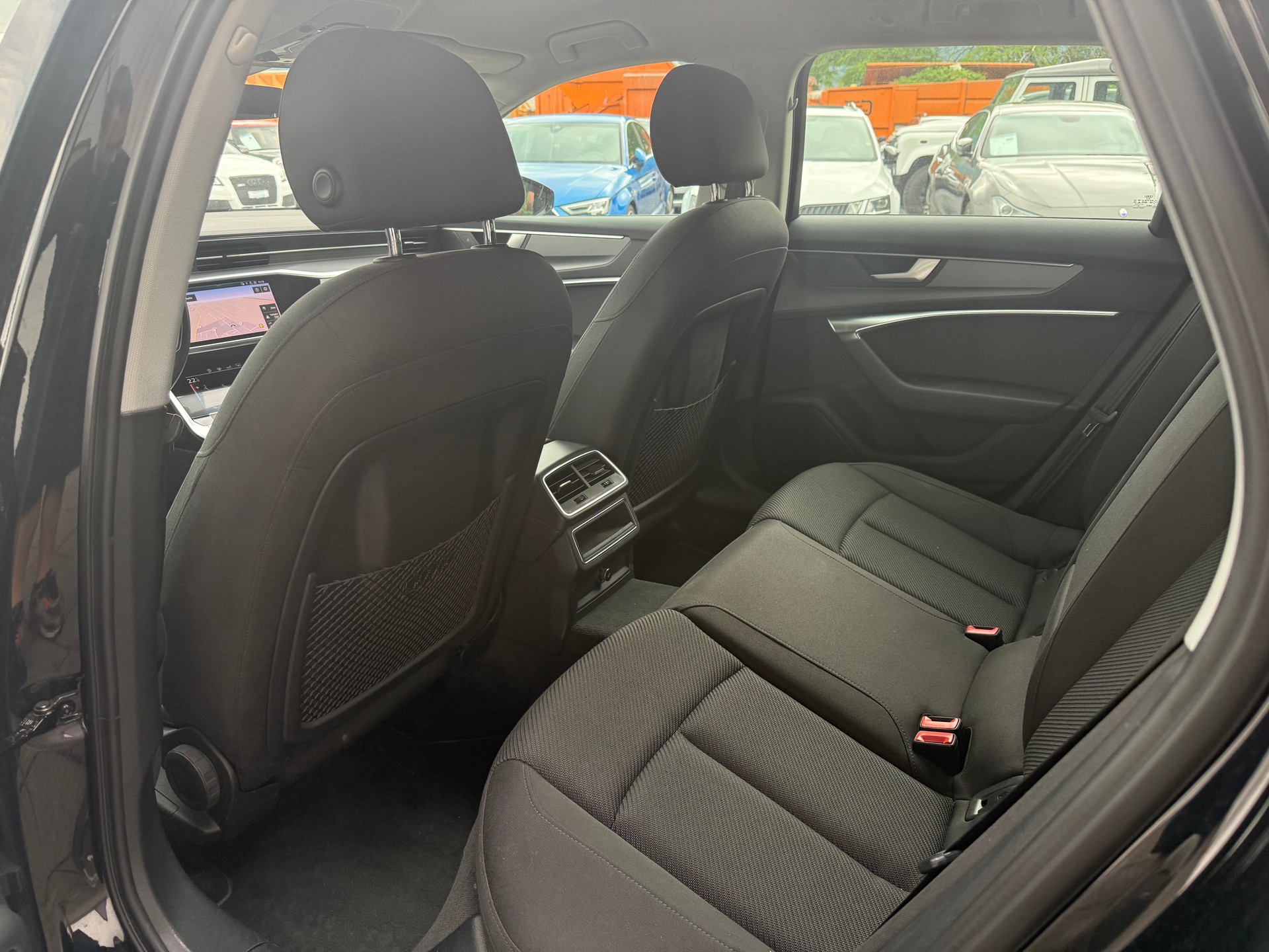 AUDI A6 Avant 40 TDI Design S-tronic-image-9