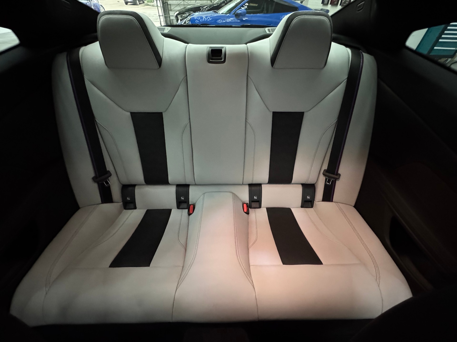 BMW M4 Coupé Competition M xDrive | Skyscraper Grau Met.-image-29