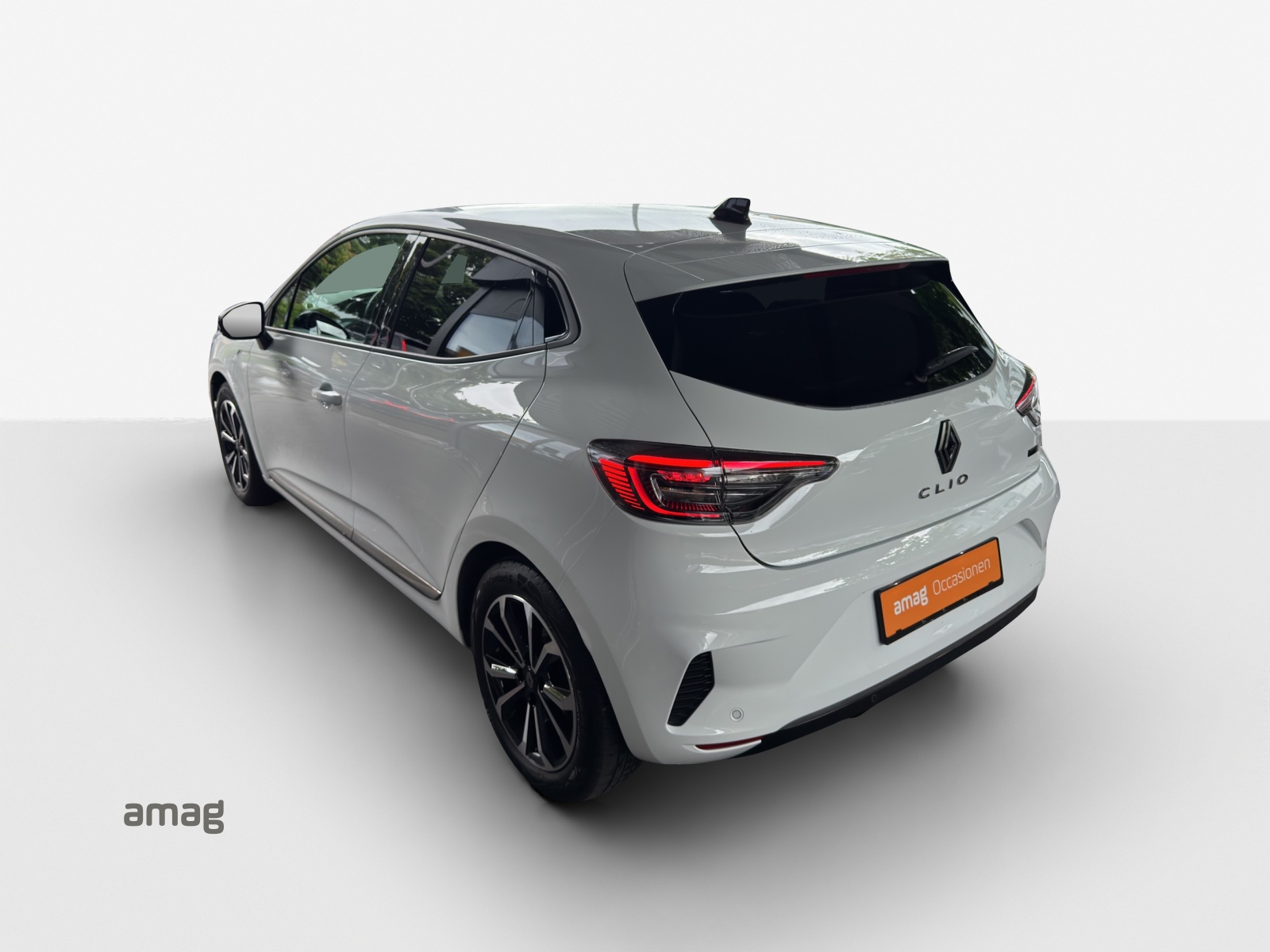 RENAULT Clio 1.6 E-Tech Techno-showroom-element-2