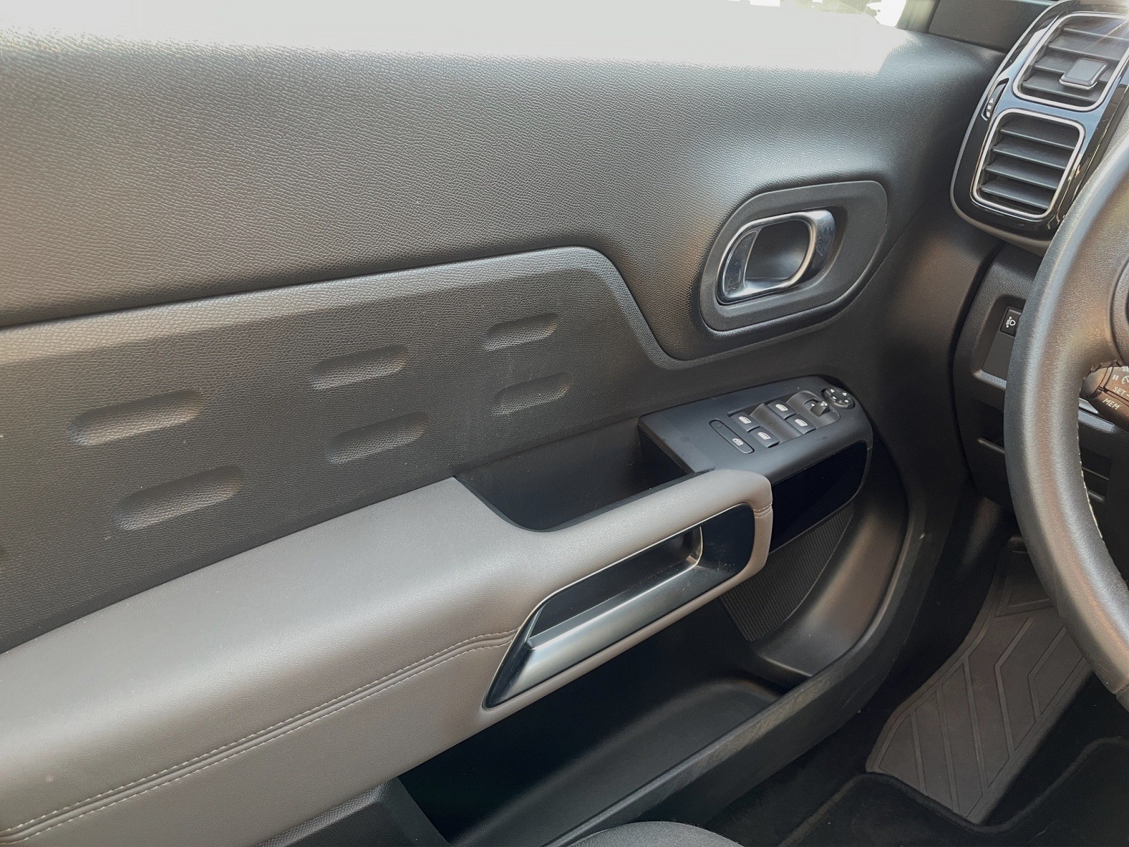 CITROEN C5 Aircross 1.6i PureTech Feel EAT8-image-11
