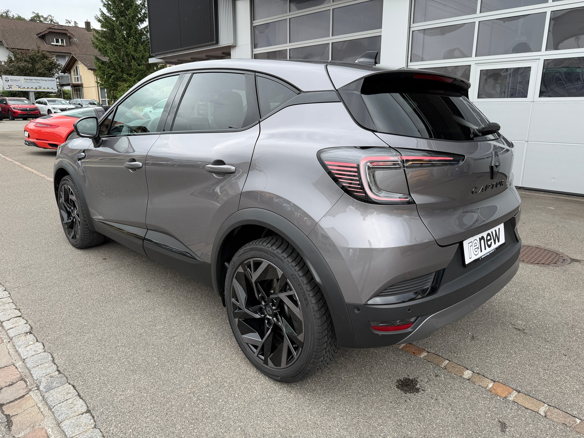 RENAULT Captur 1.3 TCe 160 esprit Alpine EDC-showroom-element-1
