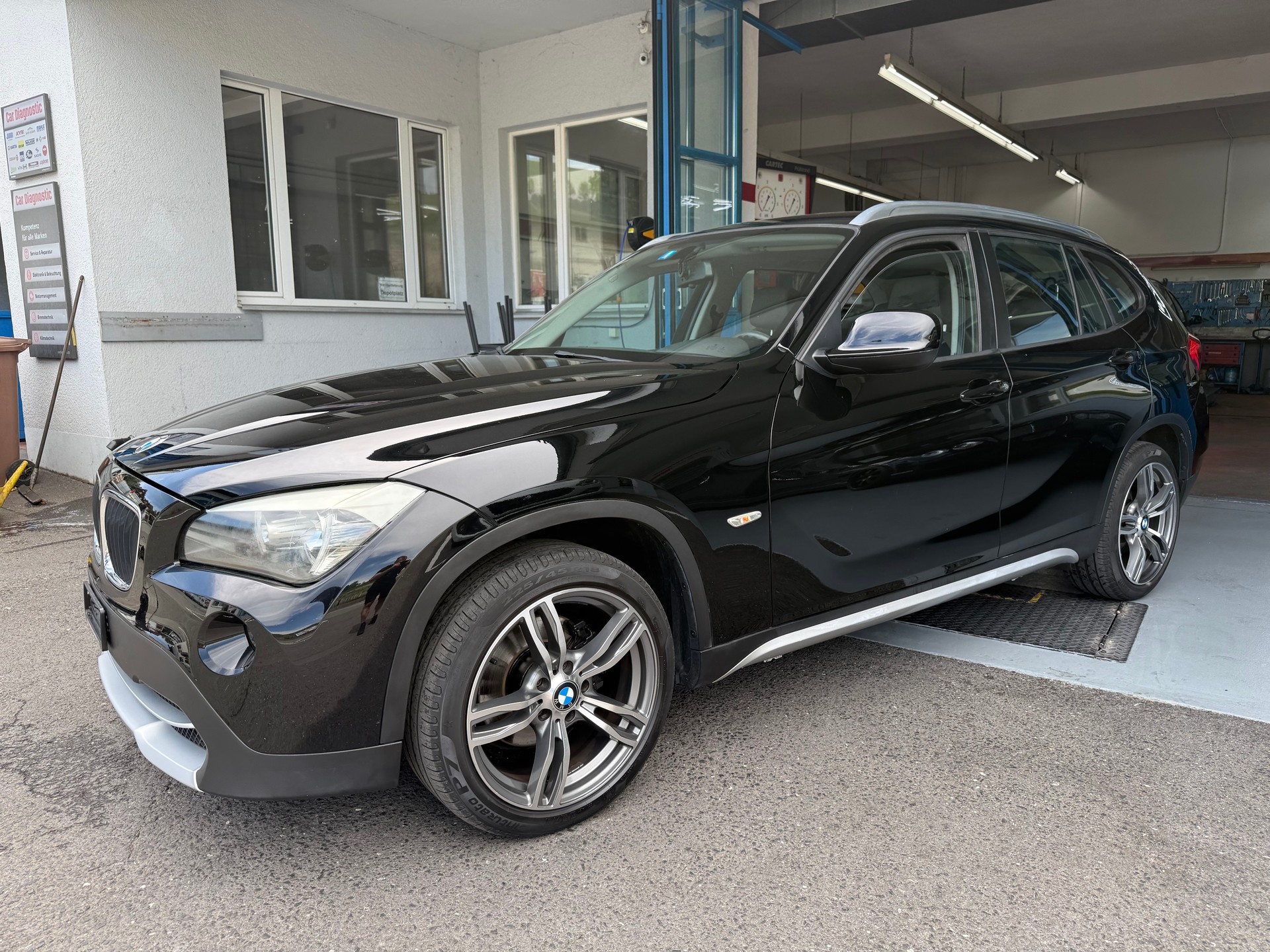 BMW X1 xDrive 20d Steptronic-showroom-element-2