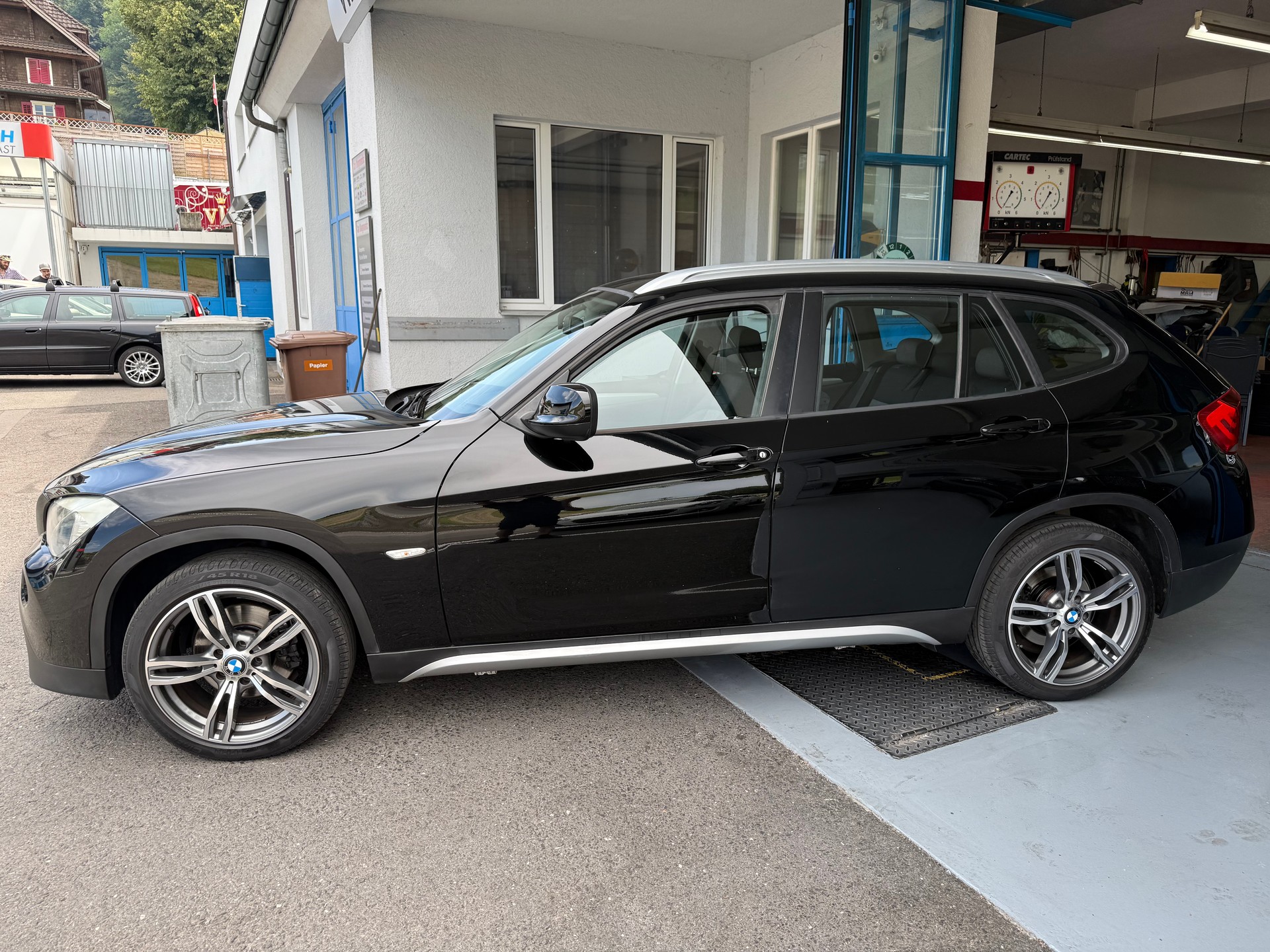 BMW X1 xDrive 20d Steptronic-showroom-element-3