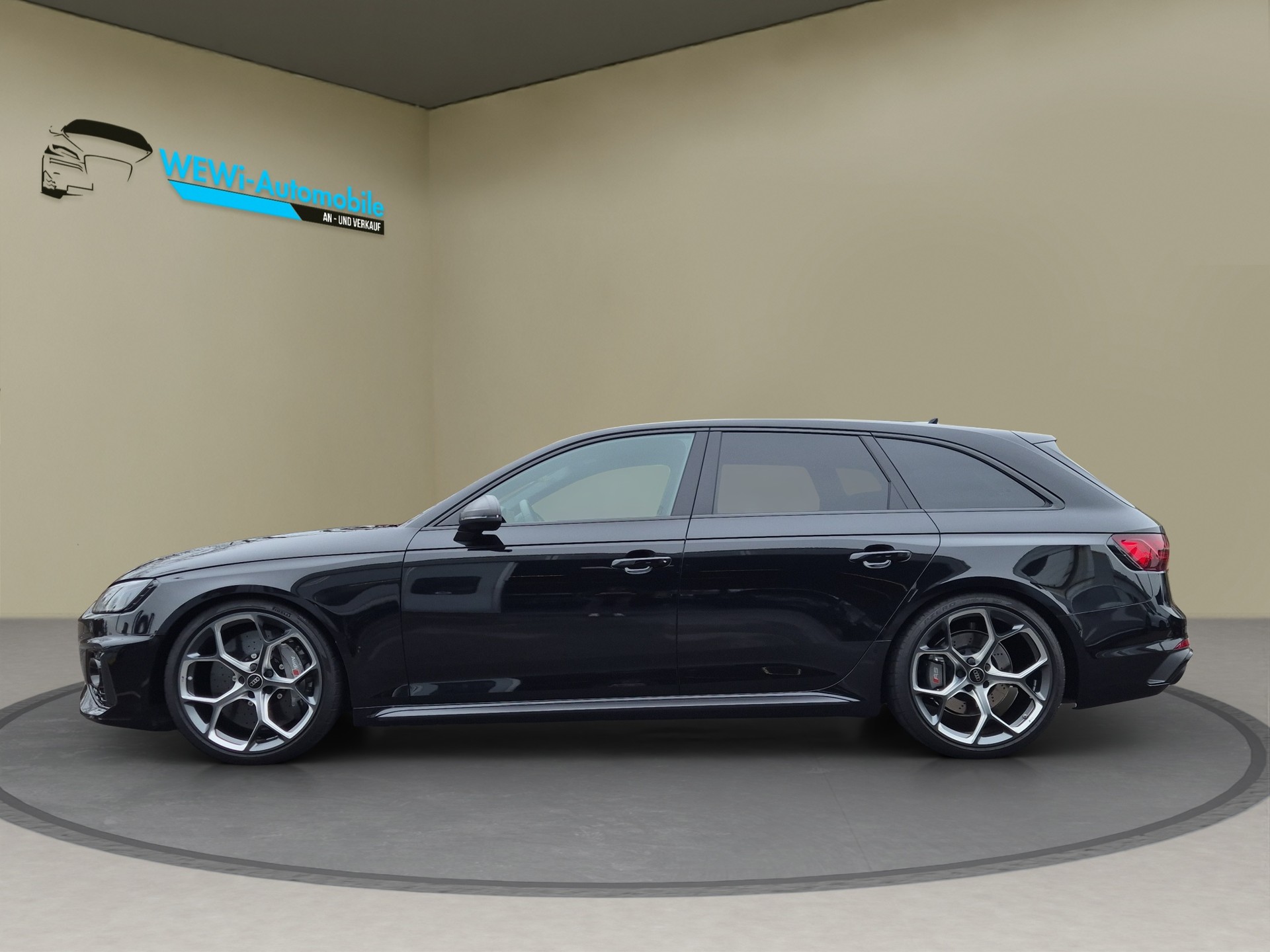 AUDI RS4 Avant 25 year edition quattro tiptronic-showroom-element-3