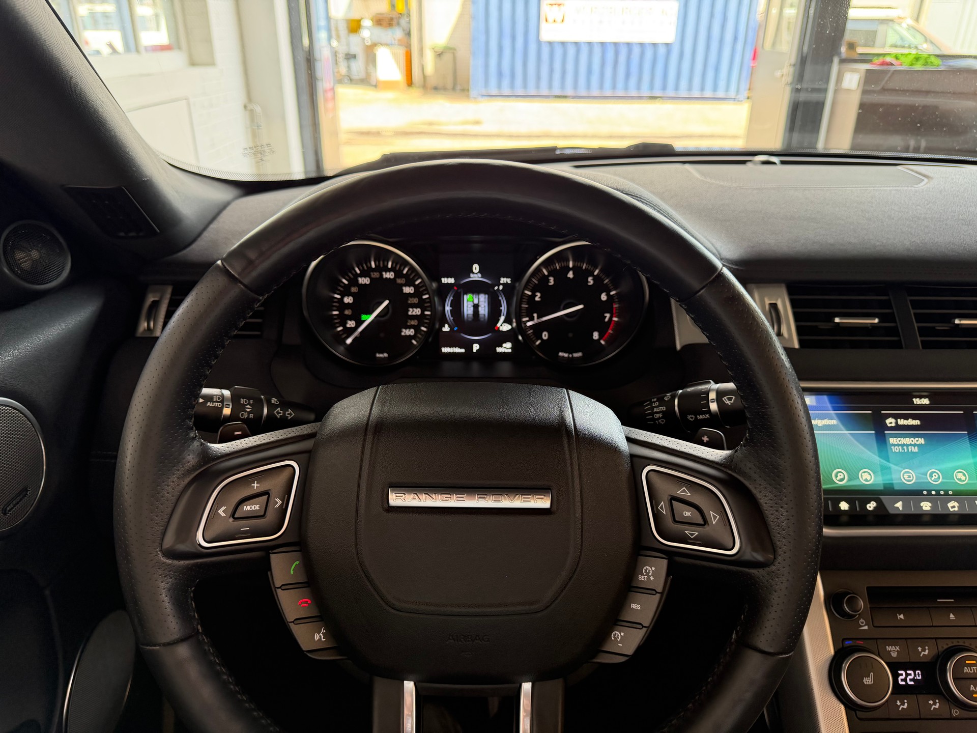 LAND ROVER Range Rover Evoque Convert. 2.0Si4 HSE Dynamic AT9-image-16