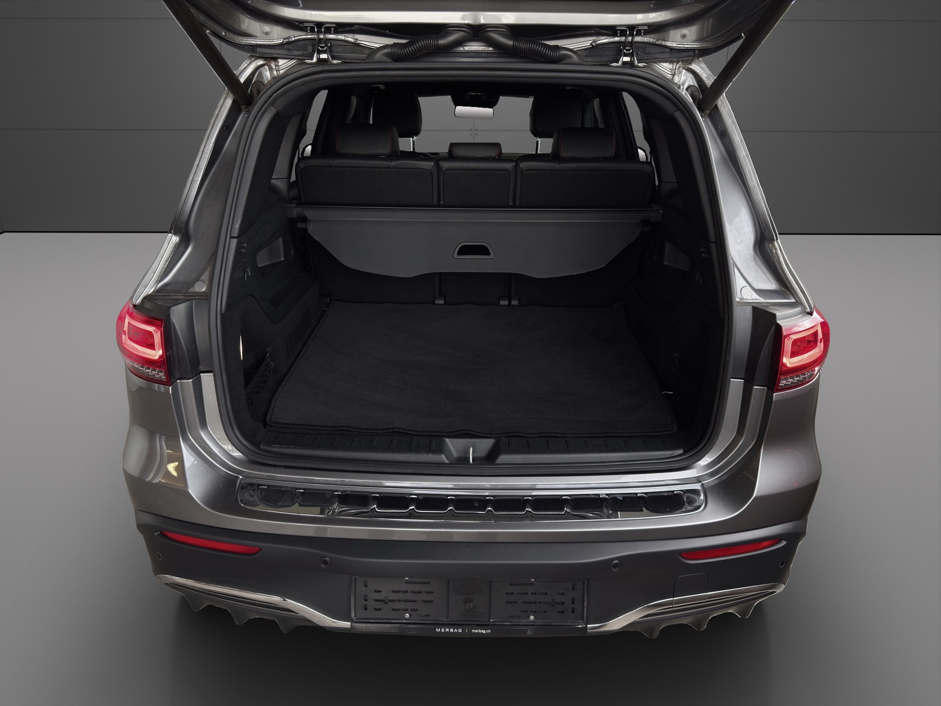 MERCEDES-BENZ EQB 350 AMG Line 4Matic-showroom-element-3