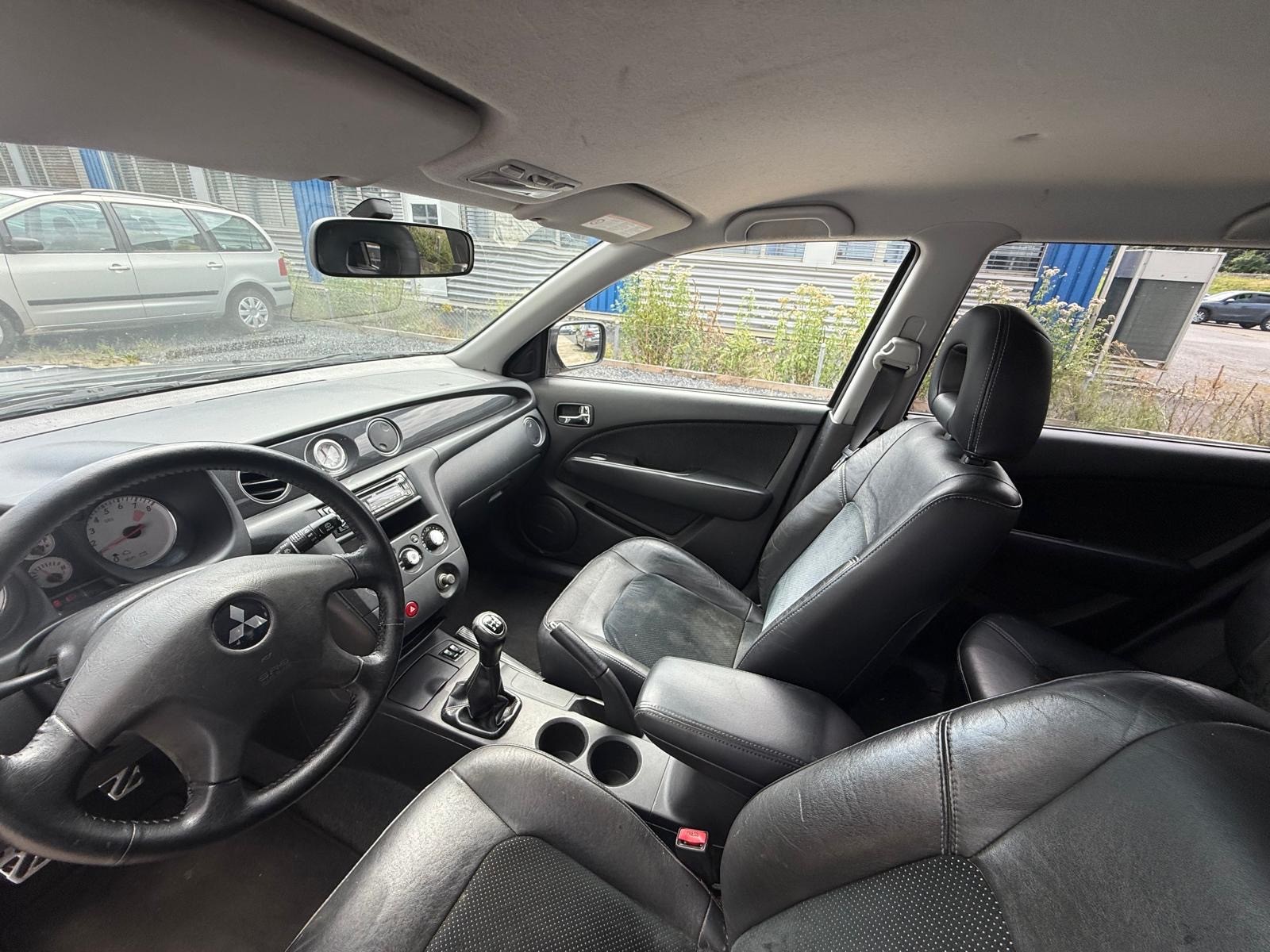 MITSUBISHI Outlander 2.0 16V Turbo-image-9