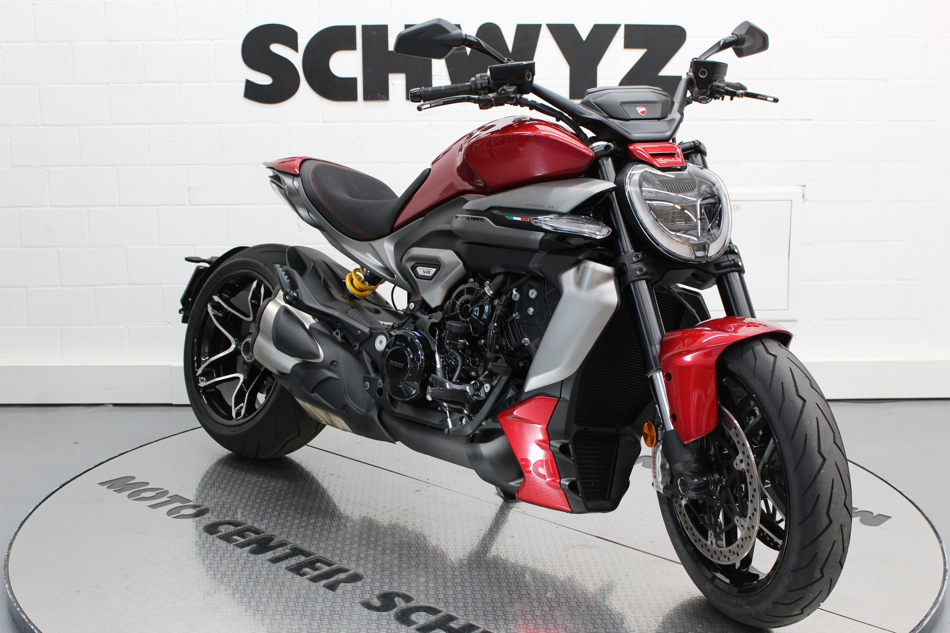 DUCATI XDiavel V4-image-1