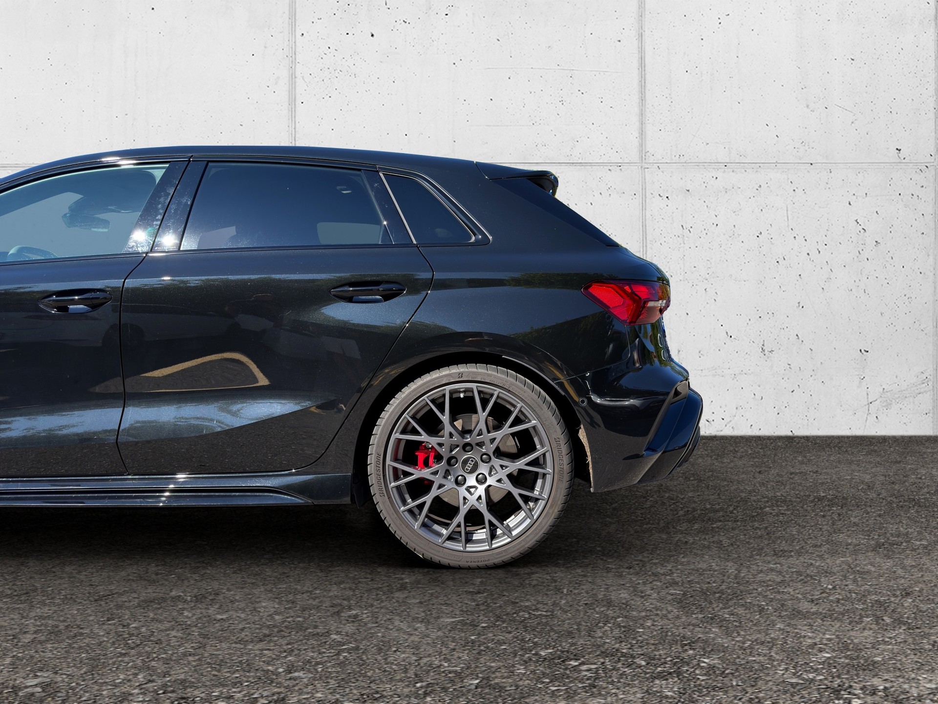 AUDI RS3 Sportback 2.5 TSI quattro S-tronic-image-5