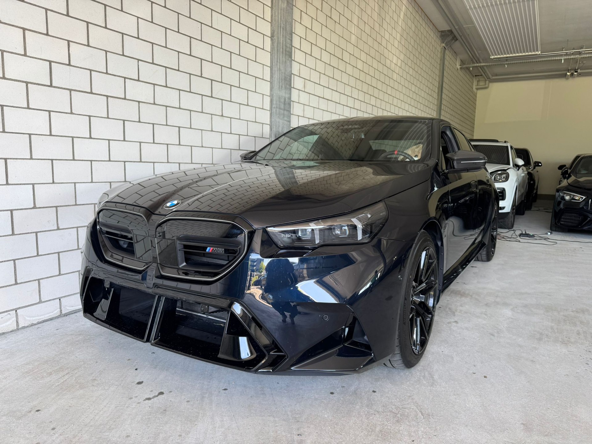 BMW M5 xDrive Full Carbon + MANHART 910 PS / 1.200 NM-showroom-element-1