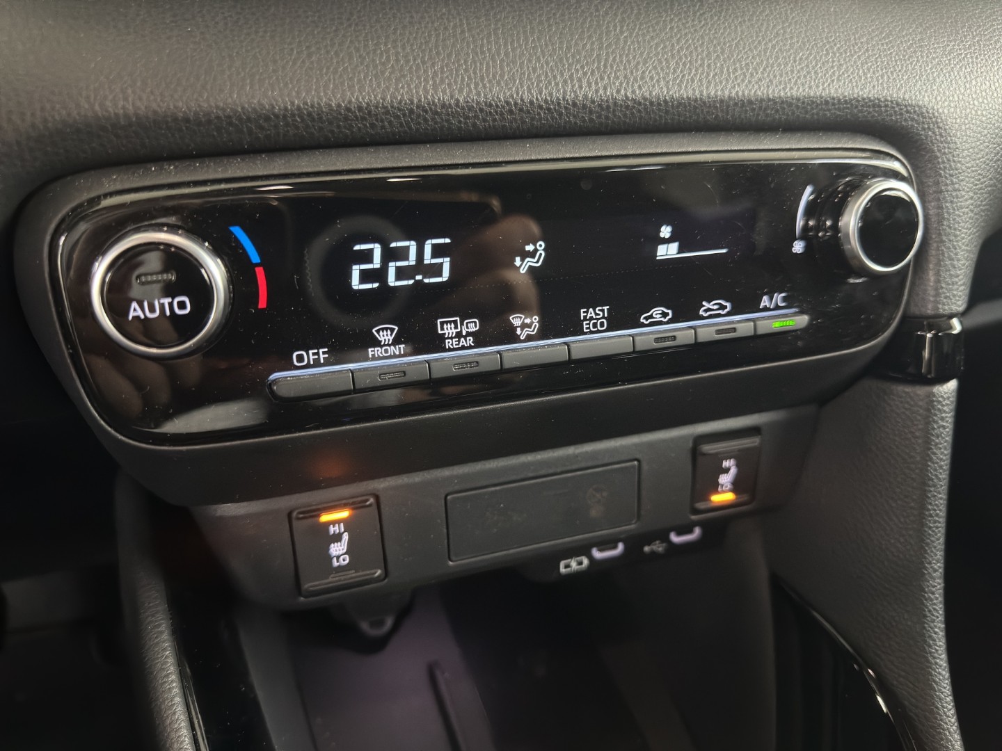 TOYOTA Yaris Cross 1.5 Trend e-CVT-image-14