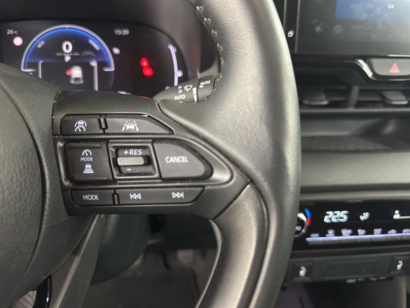 TOYOTA Yaris Cross 1.5 Trend e-CVT-image-19